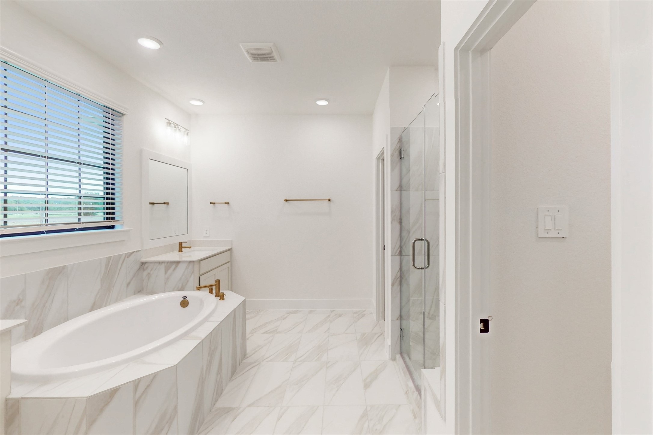 21010 Red Arbutus Court Property Photo 4