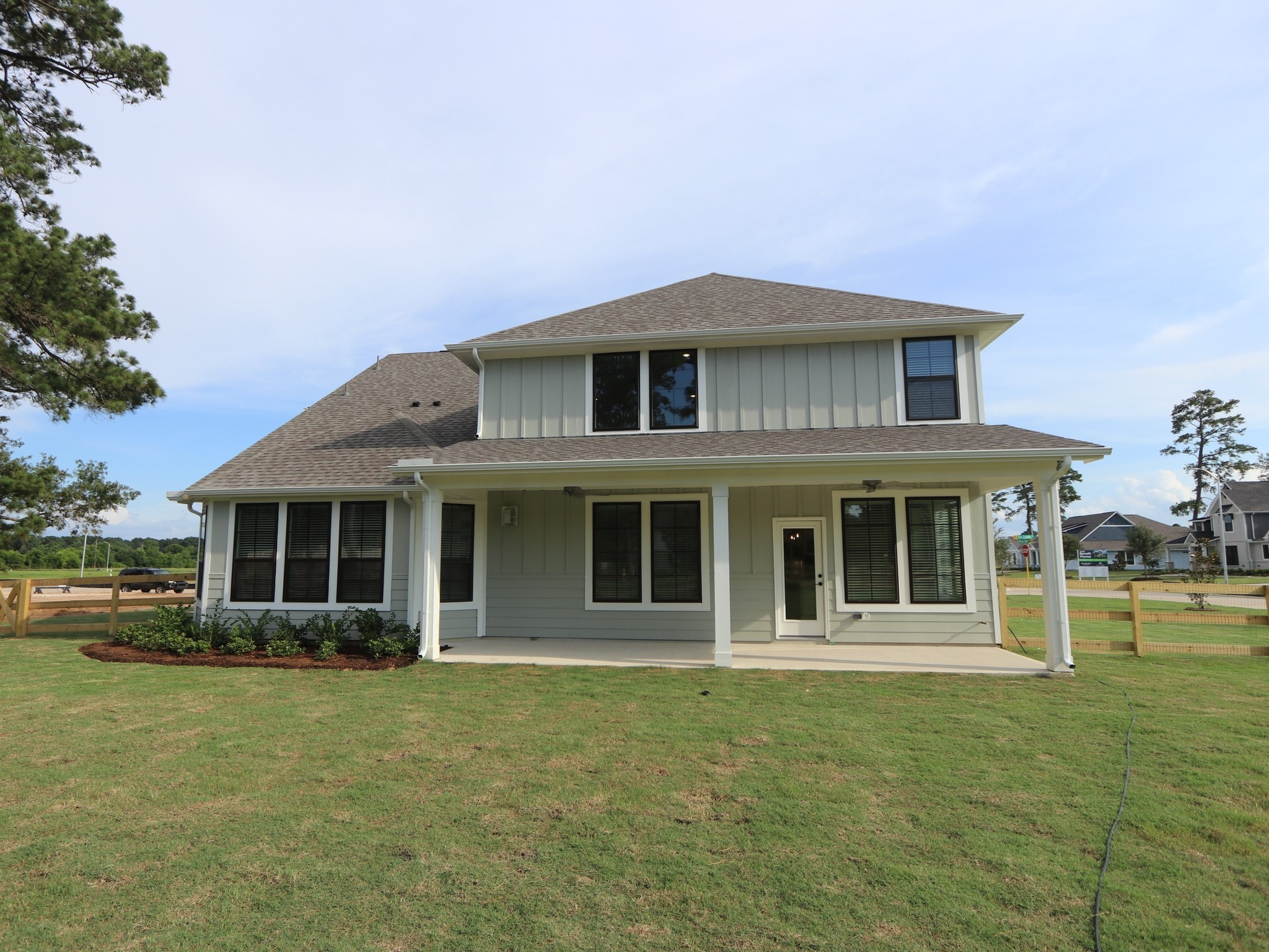21010 Red Arbutus Court Property Photo 5