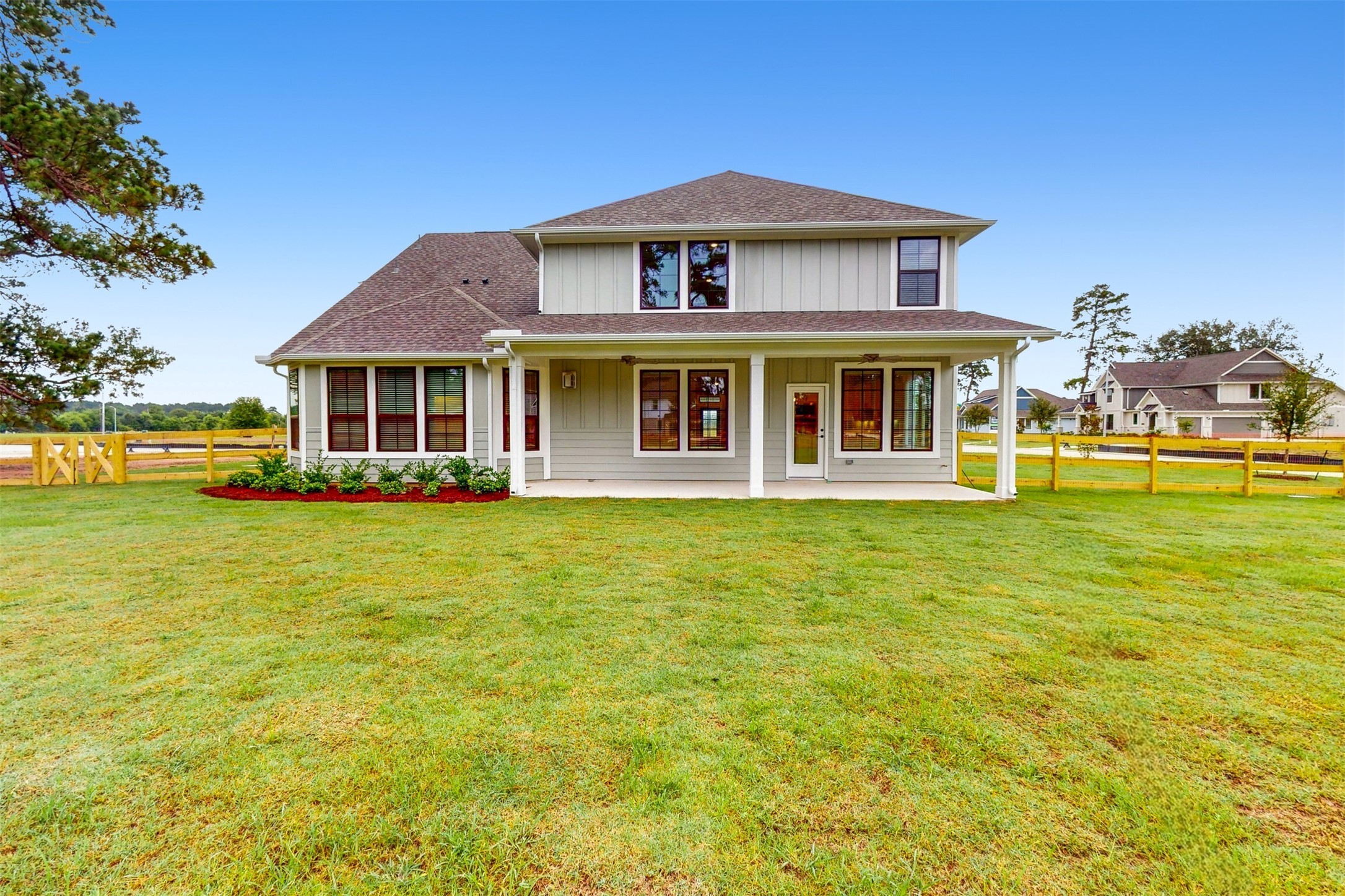 21010 Red Arbutus Court Property Photo 5