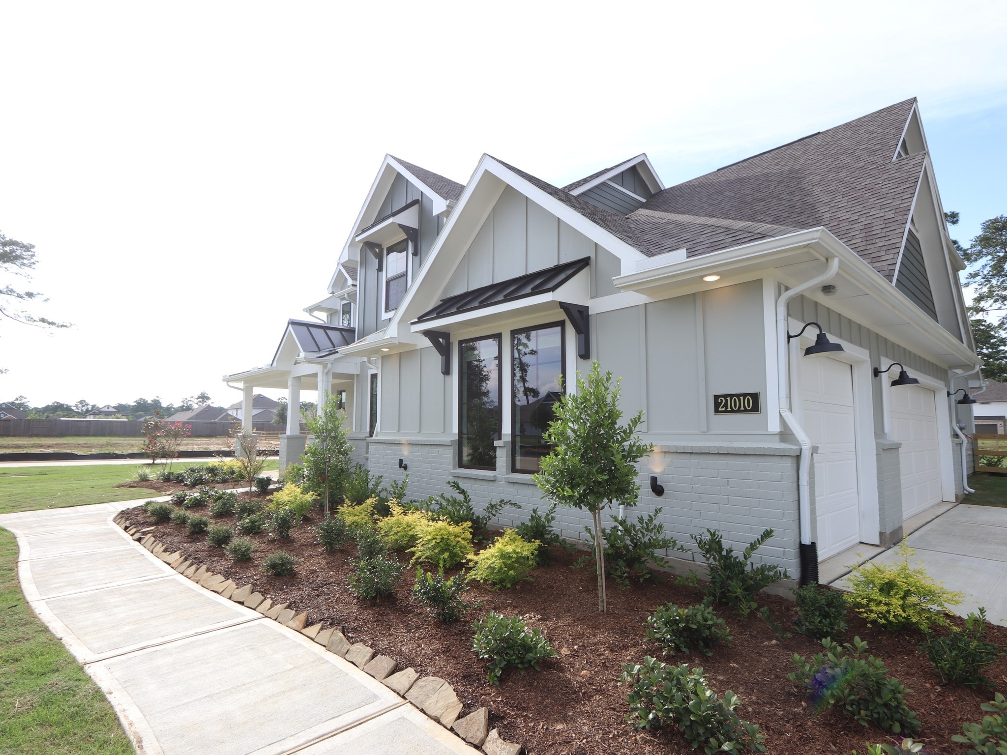 21010 Red Arbutus Court Property Photo 9