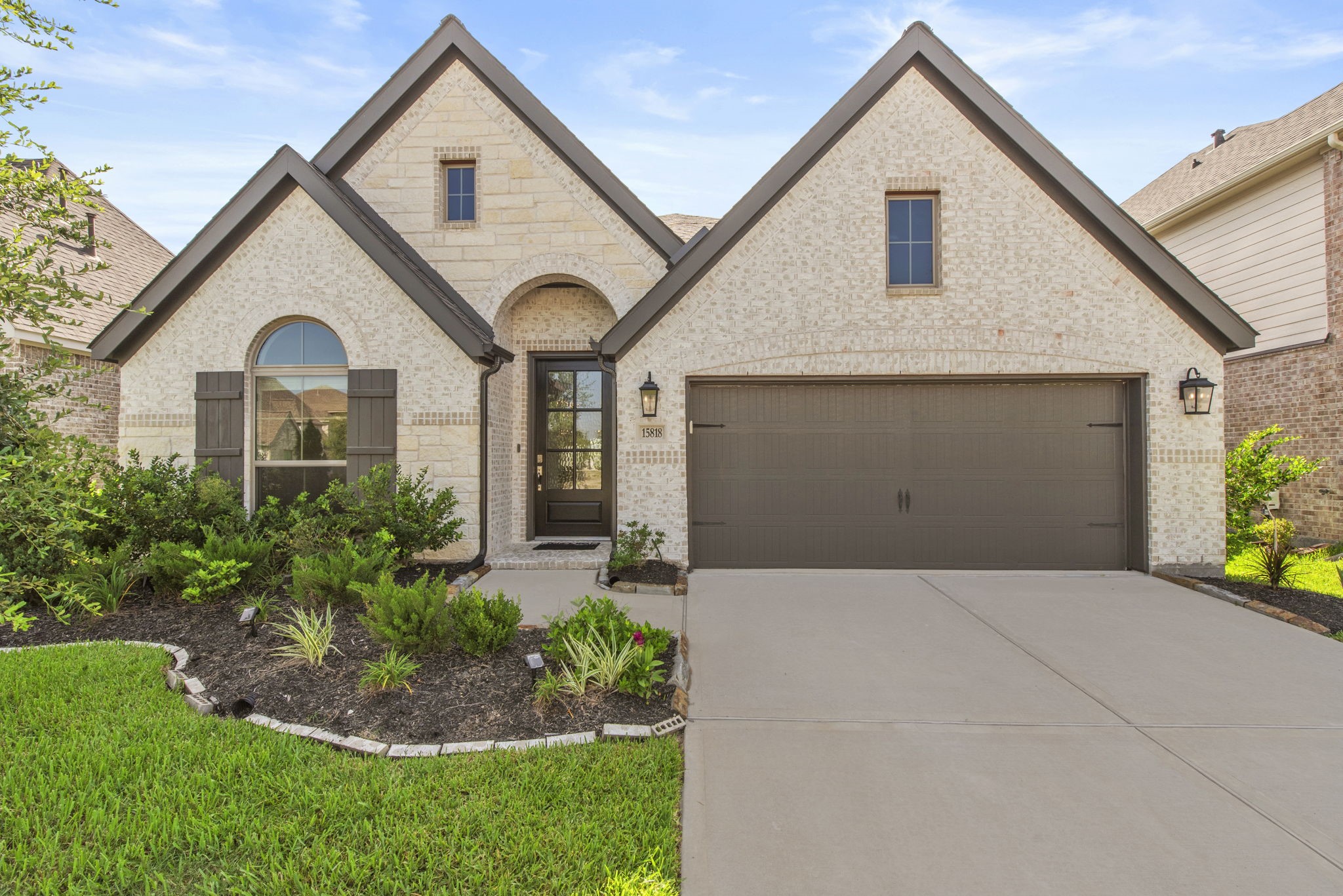 15818 Weston Ridge Drive Property Photo 1