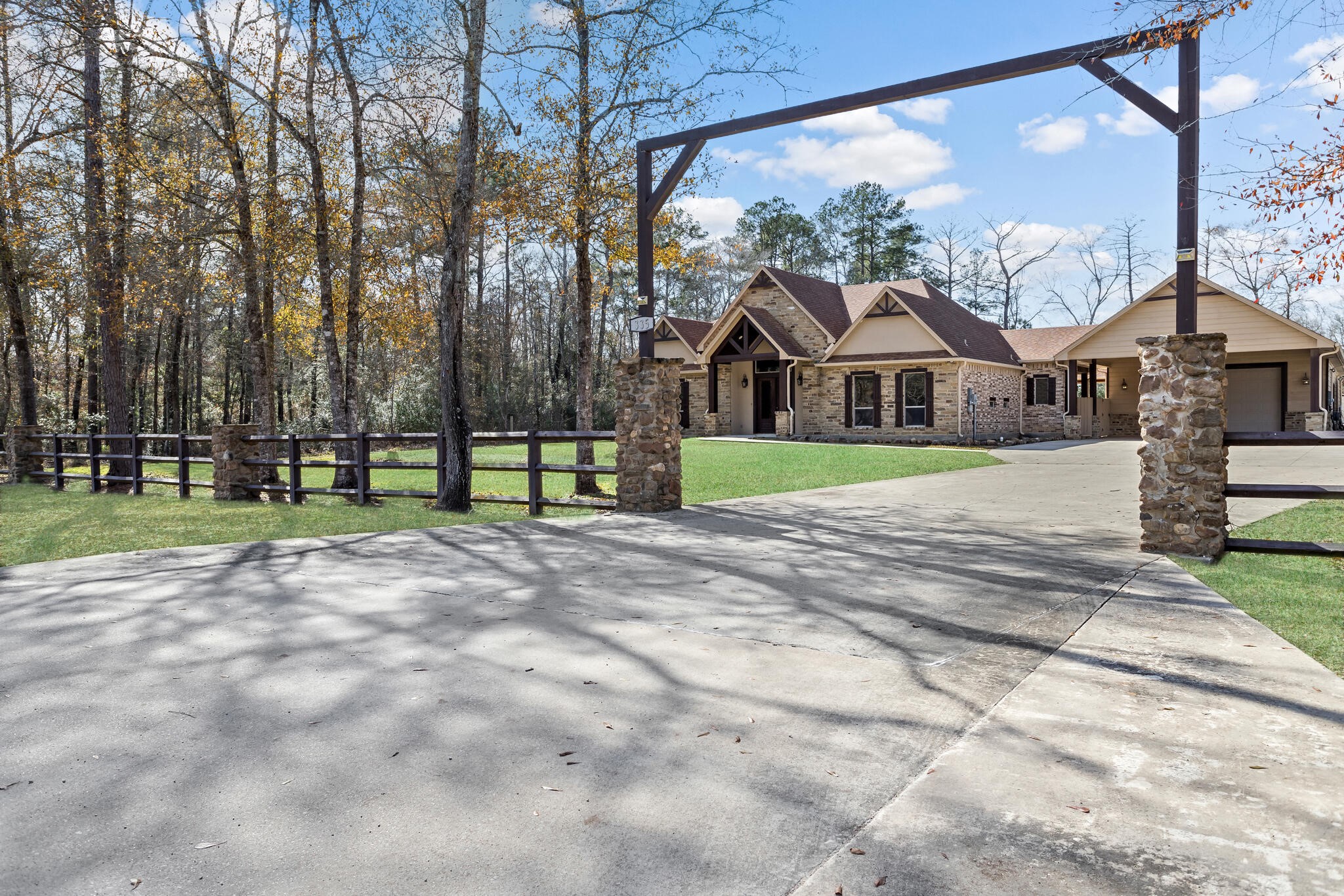 335 Talpa Trail Property Photo 2