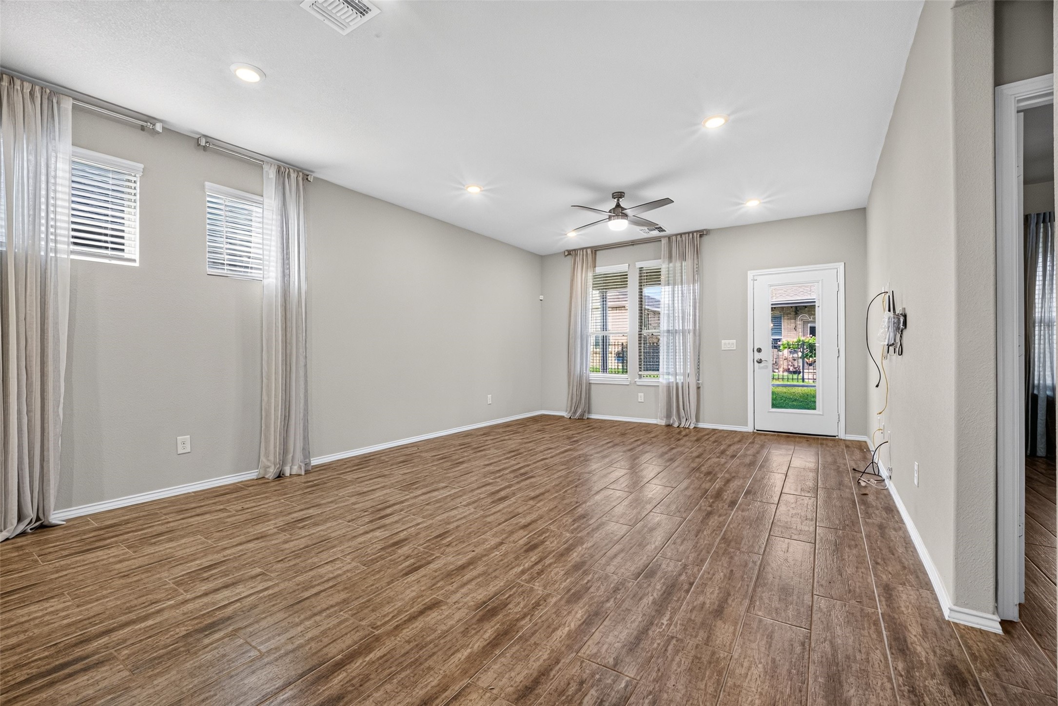 234 Flaxen Chestnut Property Photo 13