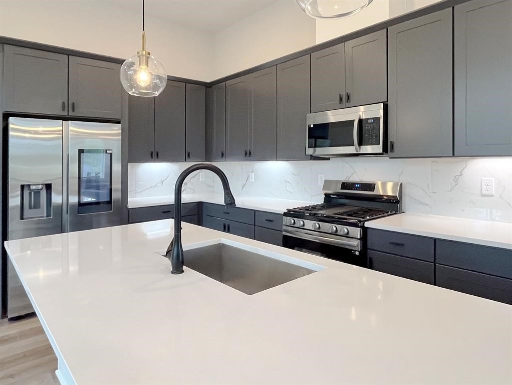 1806 Line Street Property Photo 5