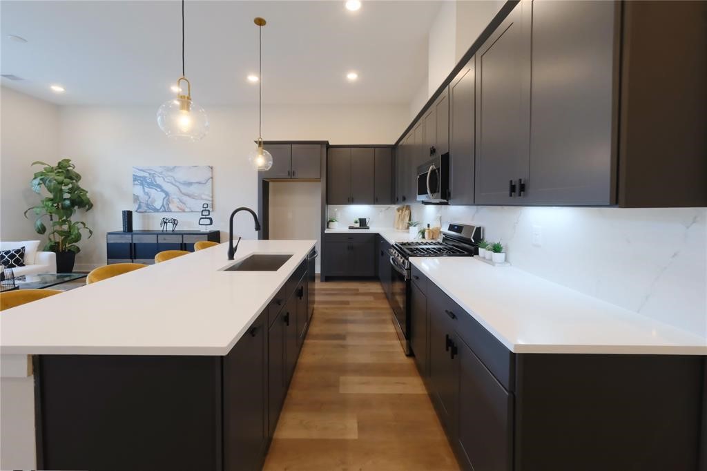 1806 Line Street Property Photo 6