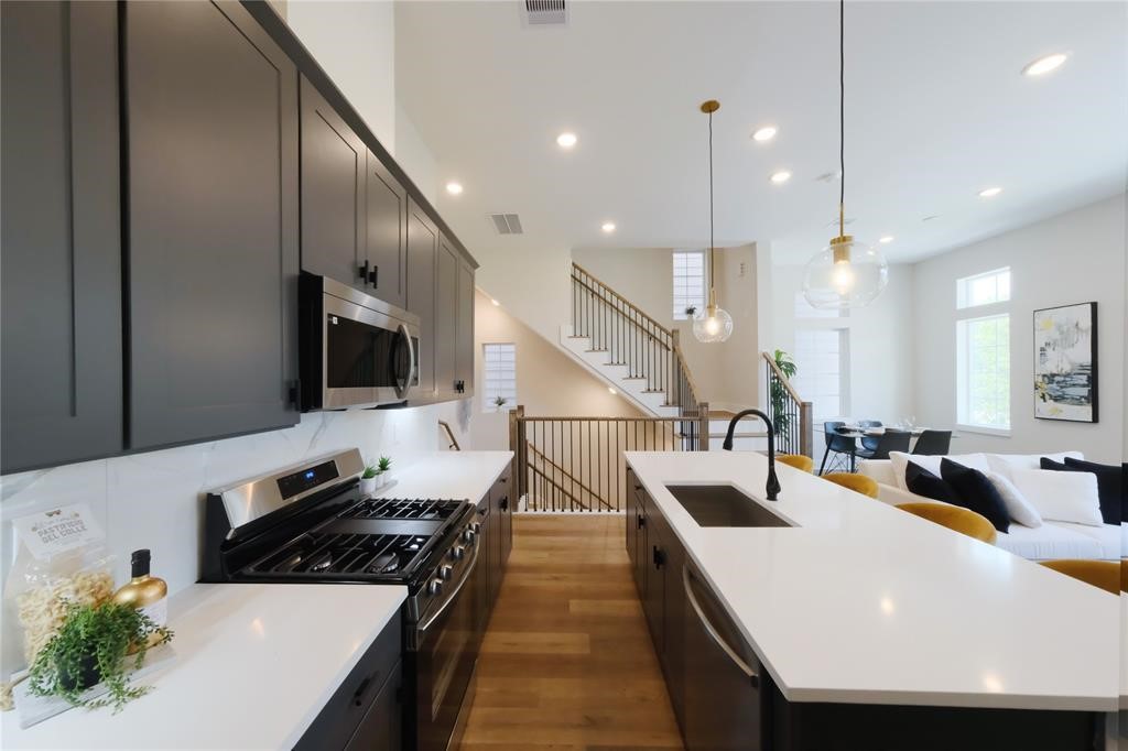 1806 Line Street Property Photo 8