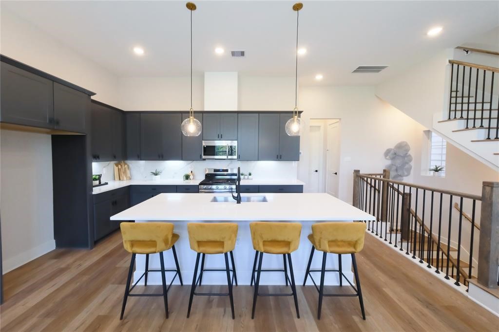 1806 Line Street Property Photo 9
