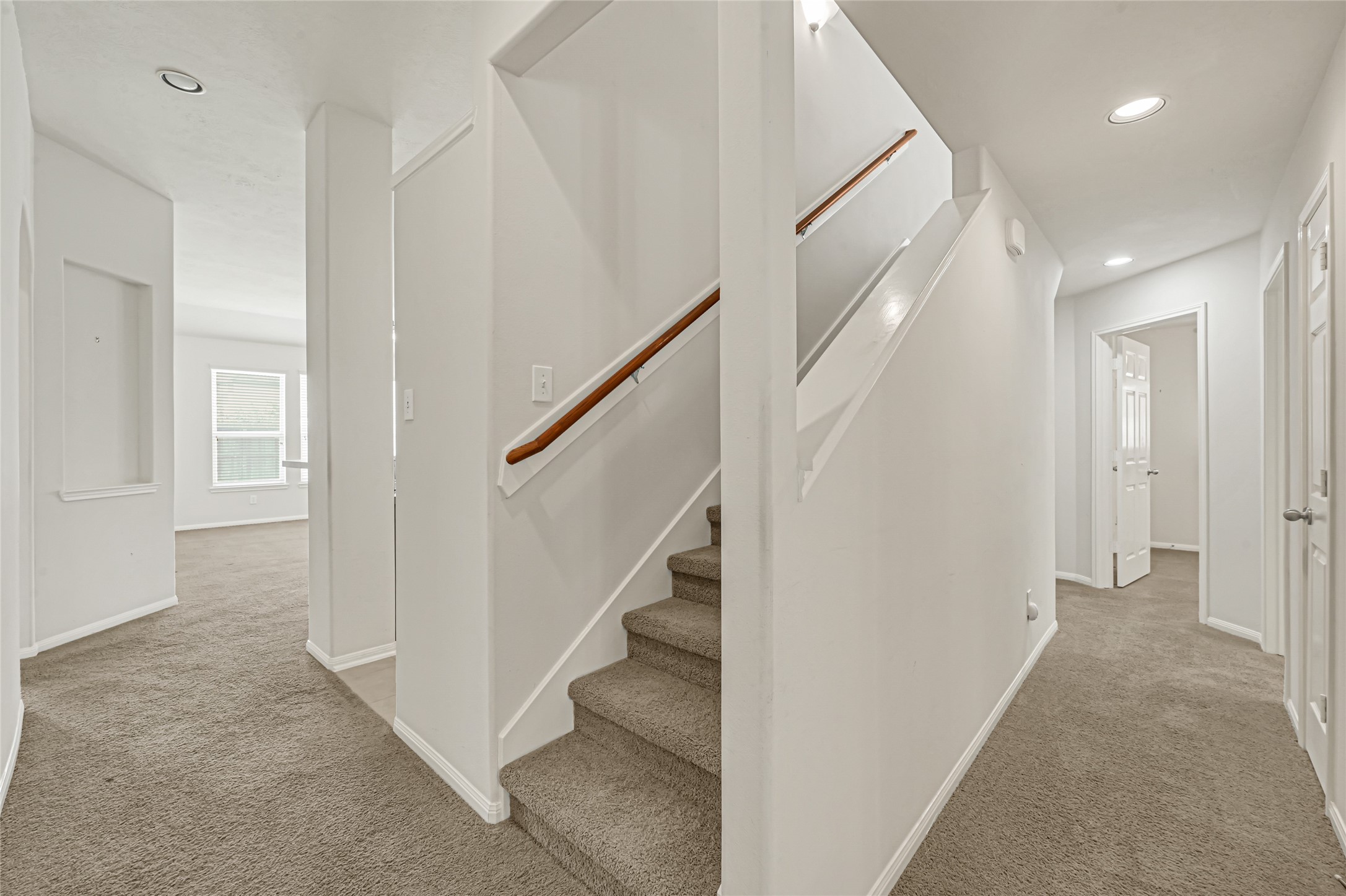 8215 Kerrington Glen Drive Property Photo 7