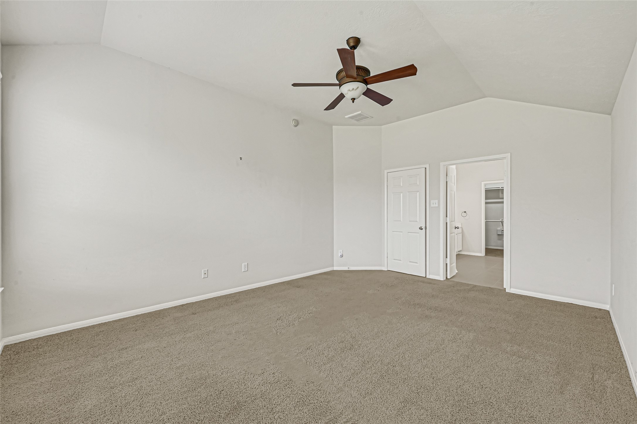 8215 Kerrington Glen Drive Property Photo 13
