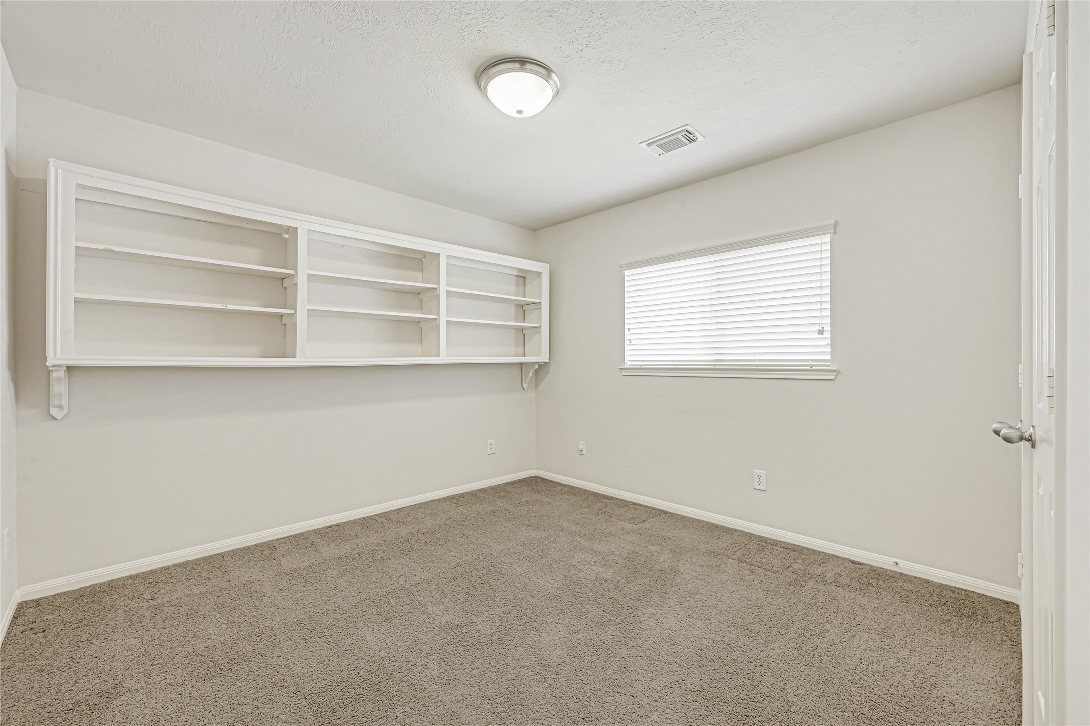 8215 Kerrington Glen Drive Property Photo 20