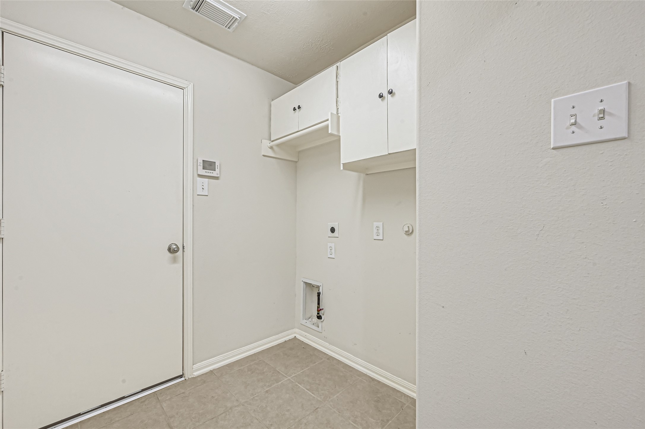 8215 Kerrington Glen Drive Property Photo 27