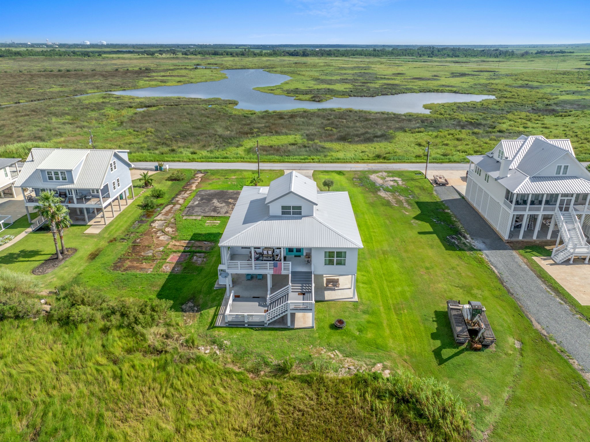 3777 Lake Breeze Road Property Photo 2
