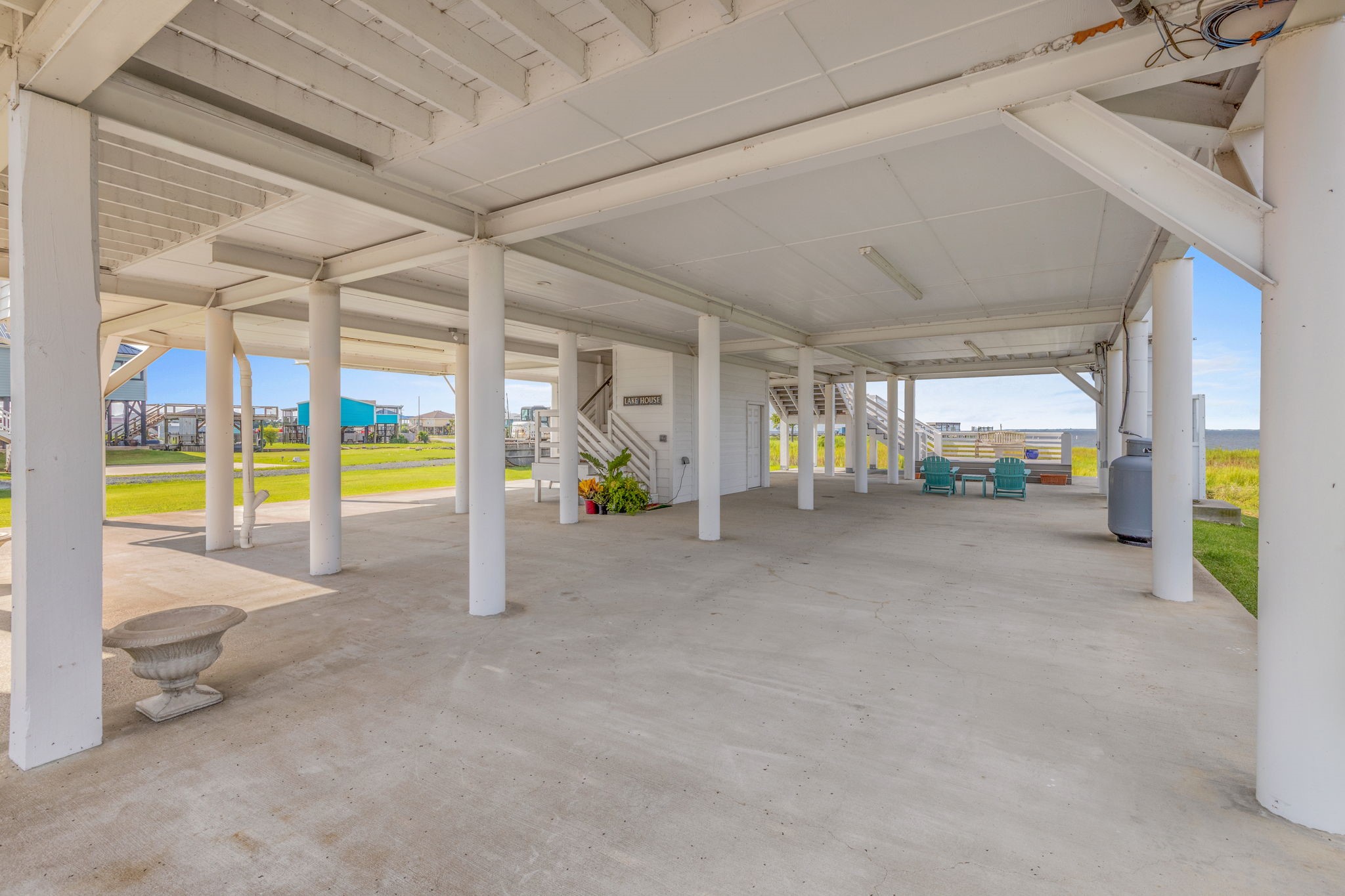 3777 Lake Breeze Road Property Photo 3
