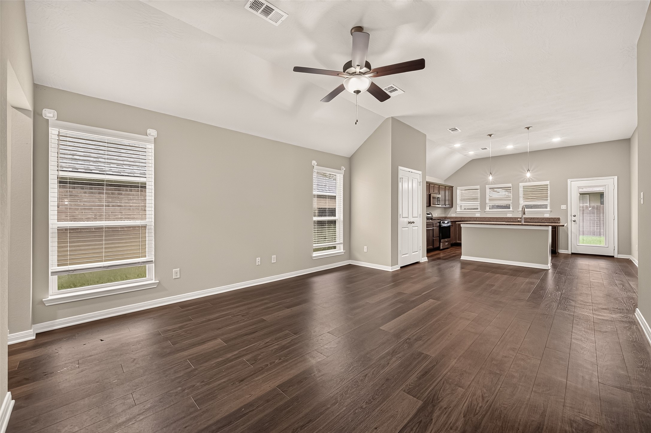 12038 Summertime Drive Property Photo 3