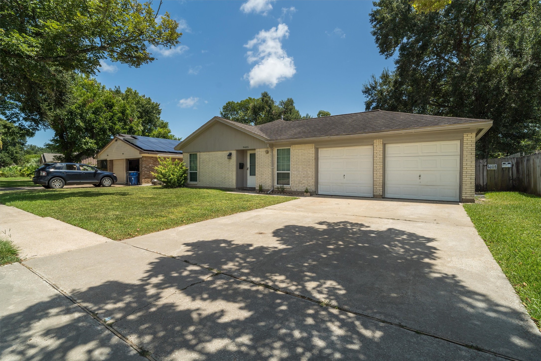 9405 Vicksburg Avenue Property Photo 2