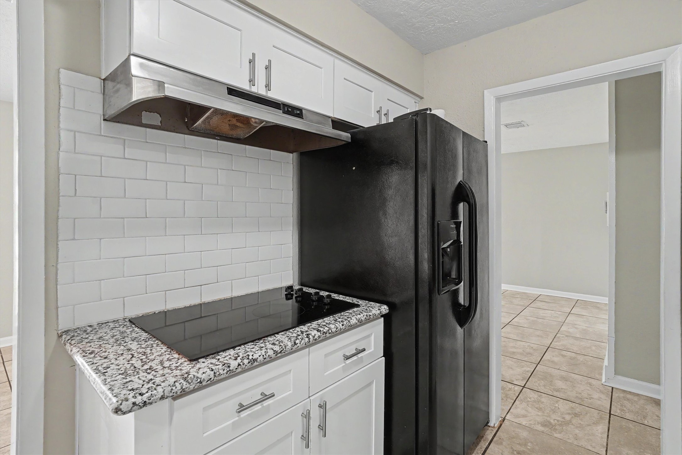 9405 Vicksburg Avenue Property Photo 11