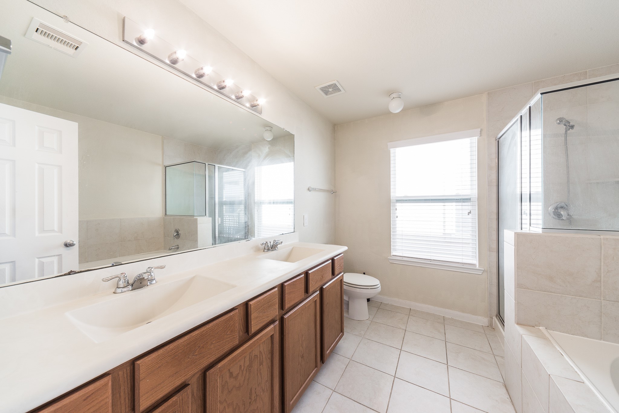 7239 Autumn Sun Drive Property Photo 19