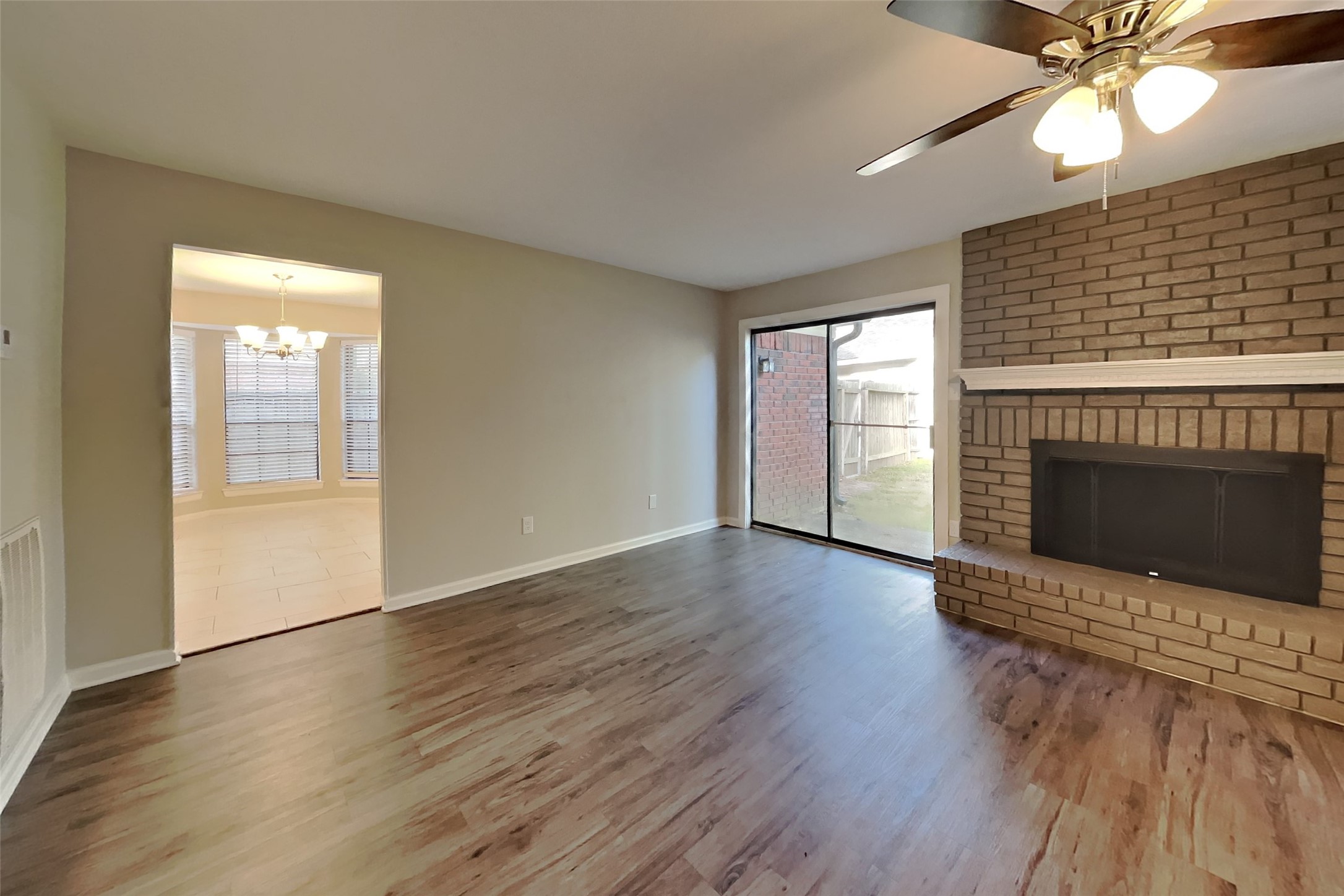 2615 Silver Falls Drive Property Photo 3