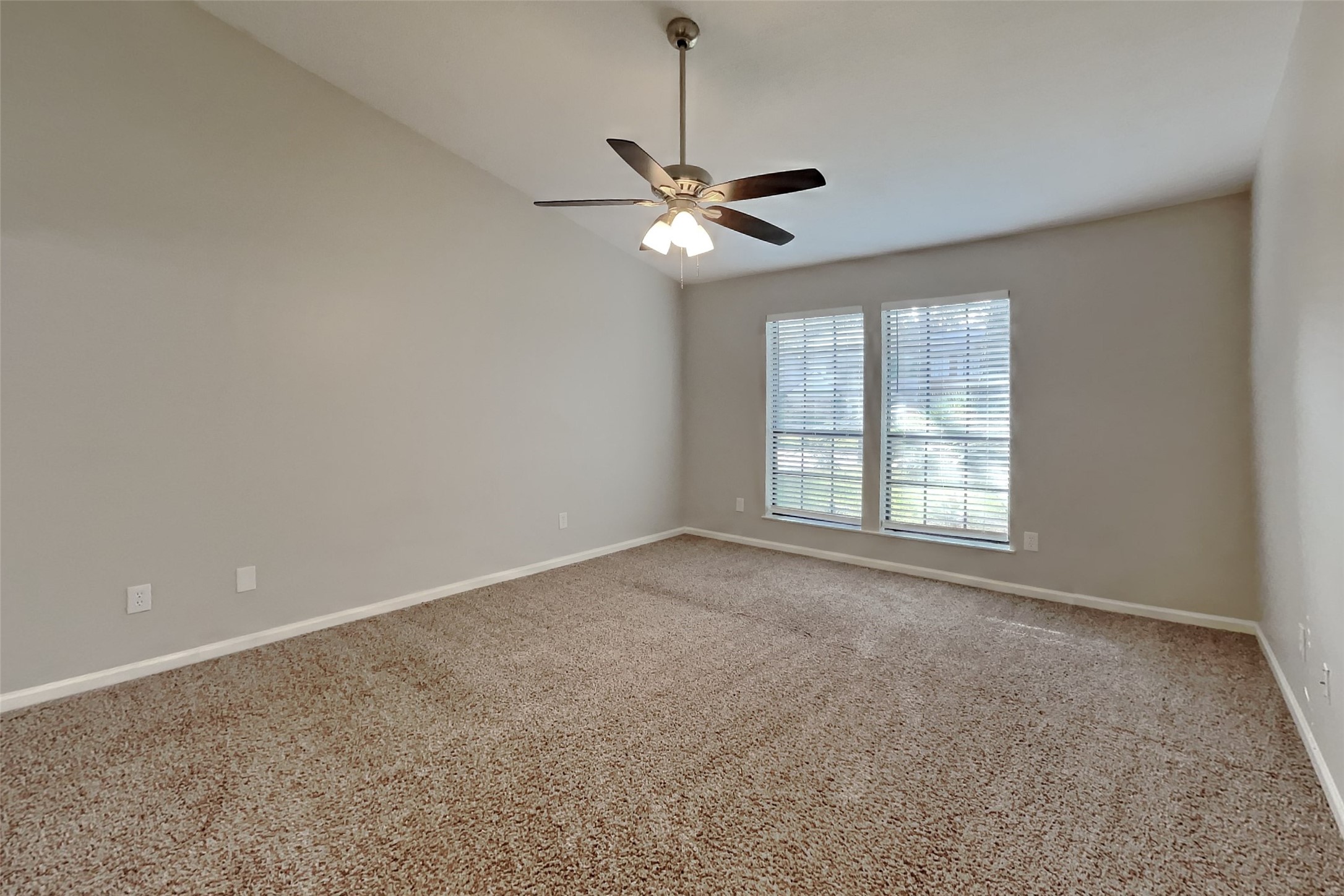 2615 Silver Falls Drive Property Photo 9