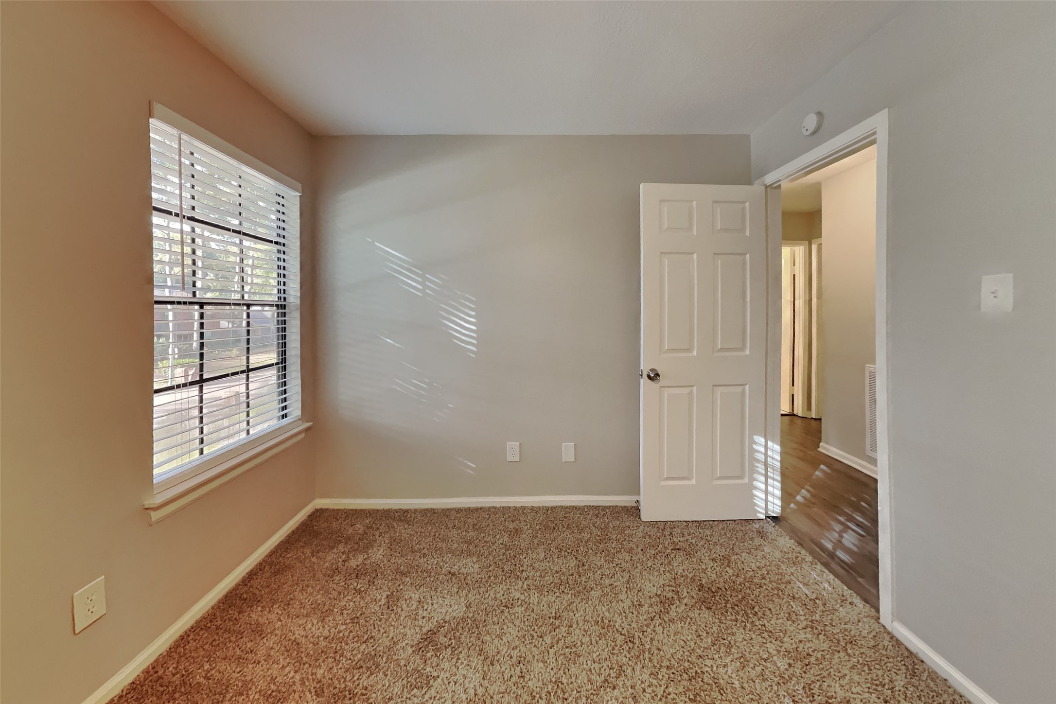 2615 Silver Falls Drive Property Photo 13