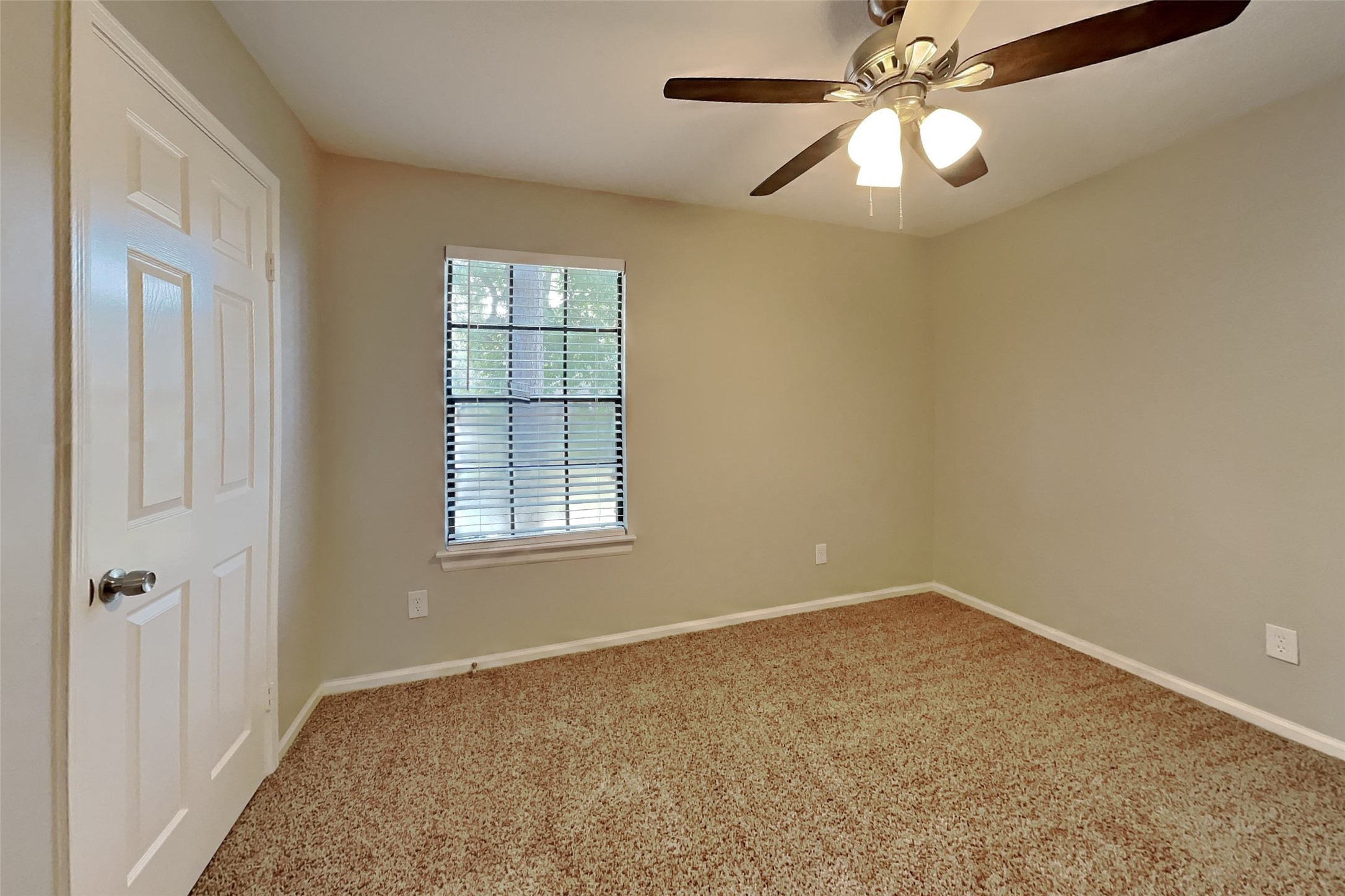 2615 Silver Falls Drive Property Photo 14