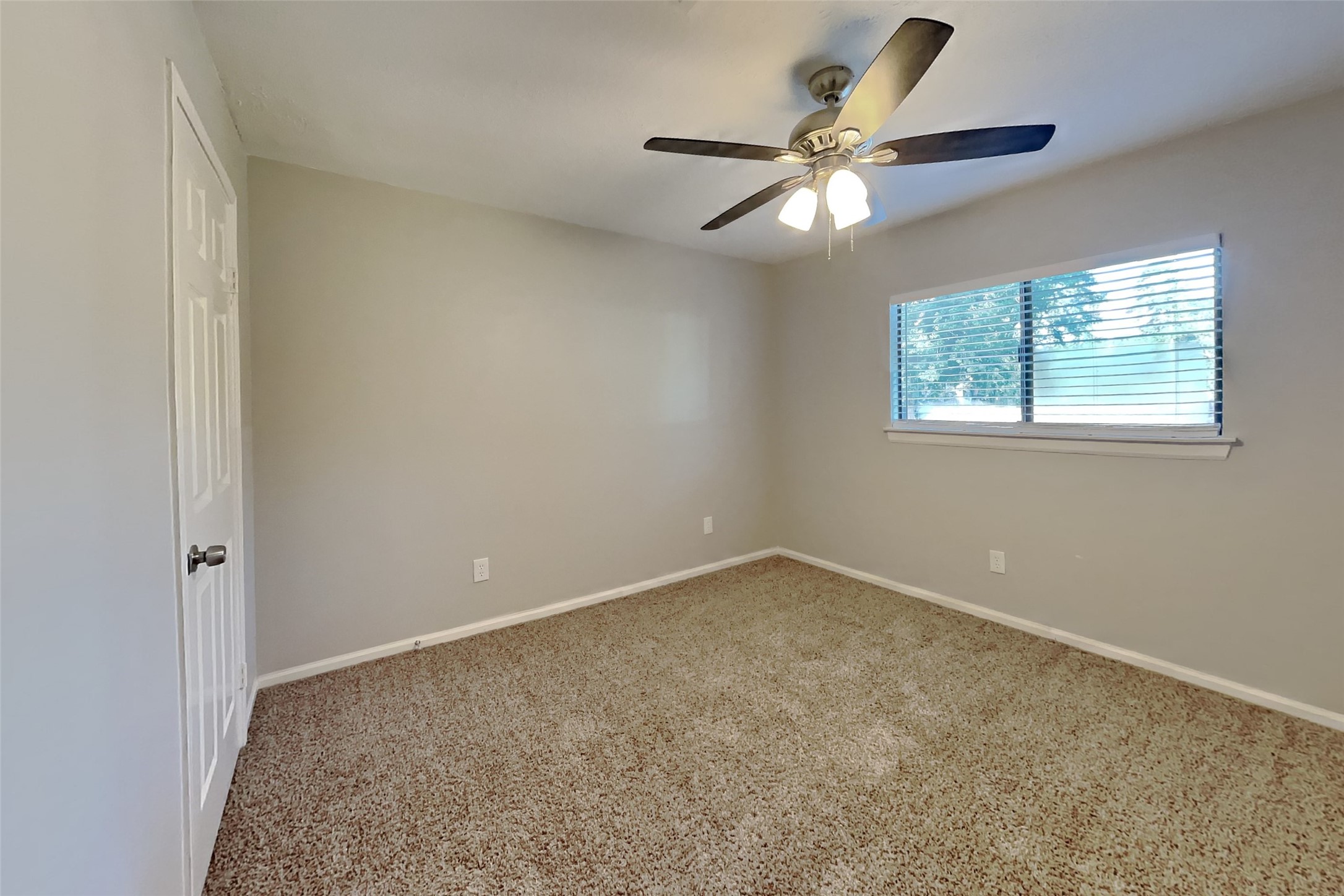 2615 Silver Falls Drive Property Photo 16