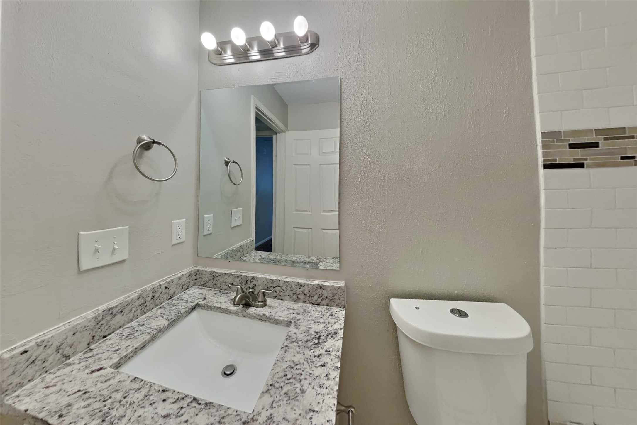 2615 Silver Falls Drive Property Photo 17