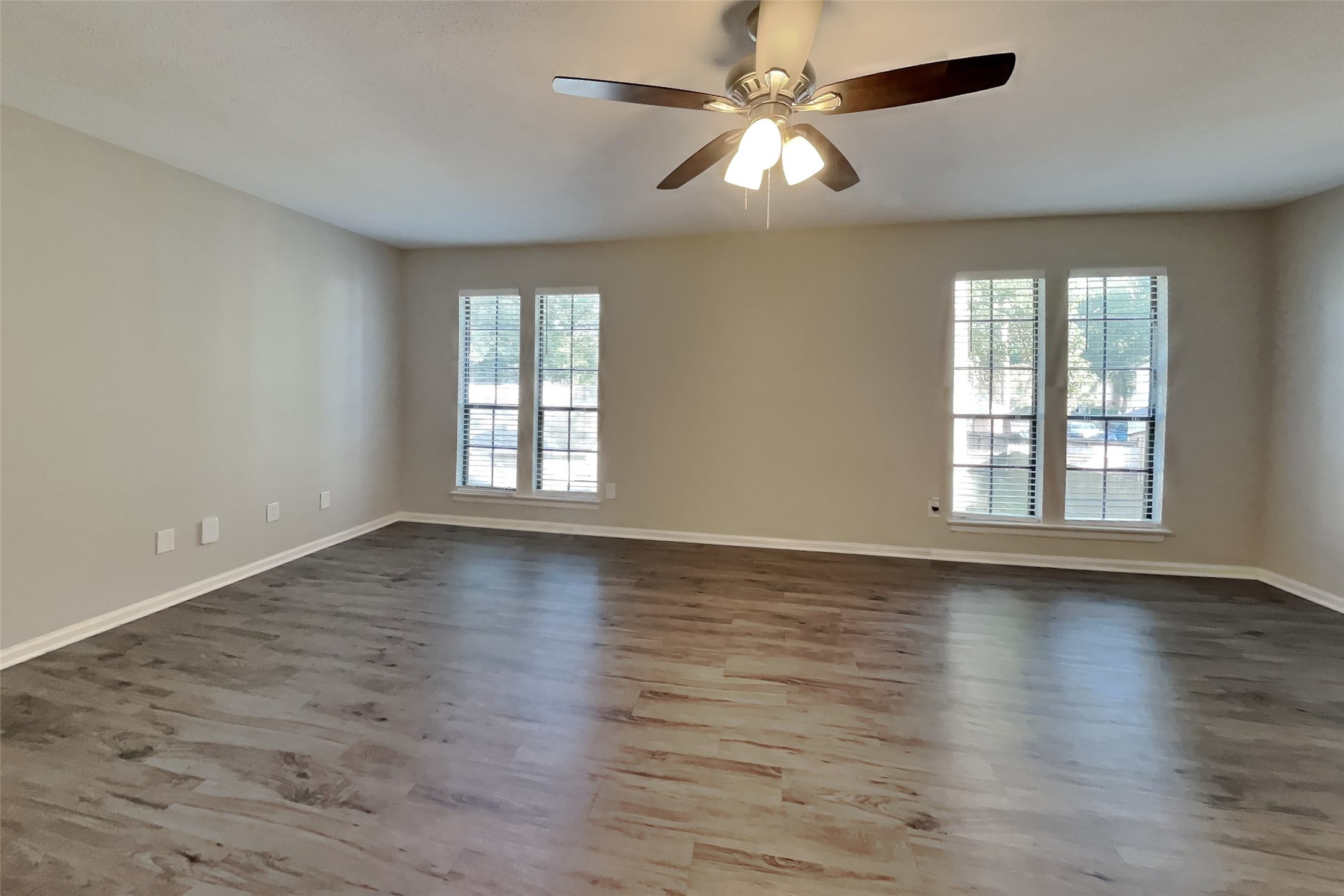 2615 Silver Falls Drive Property Photo 21