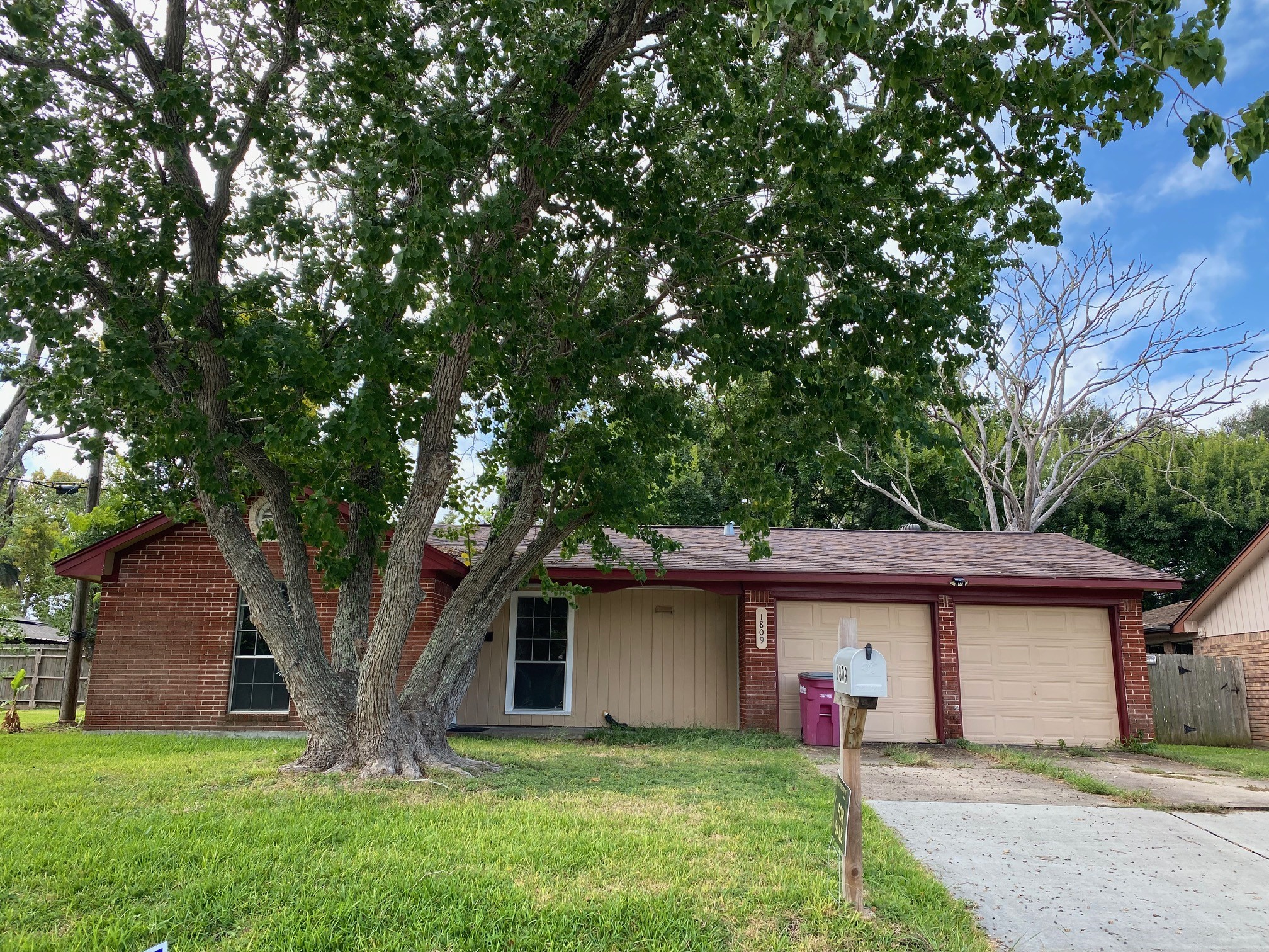 1809 W 8th Street Property Photo 1