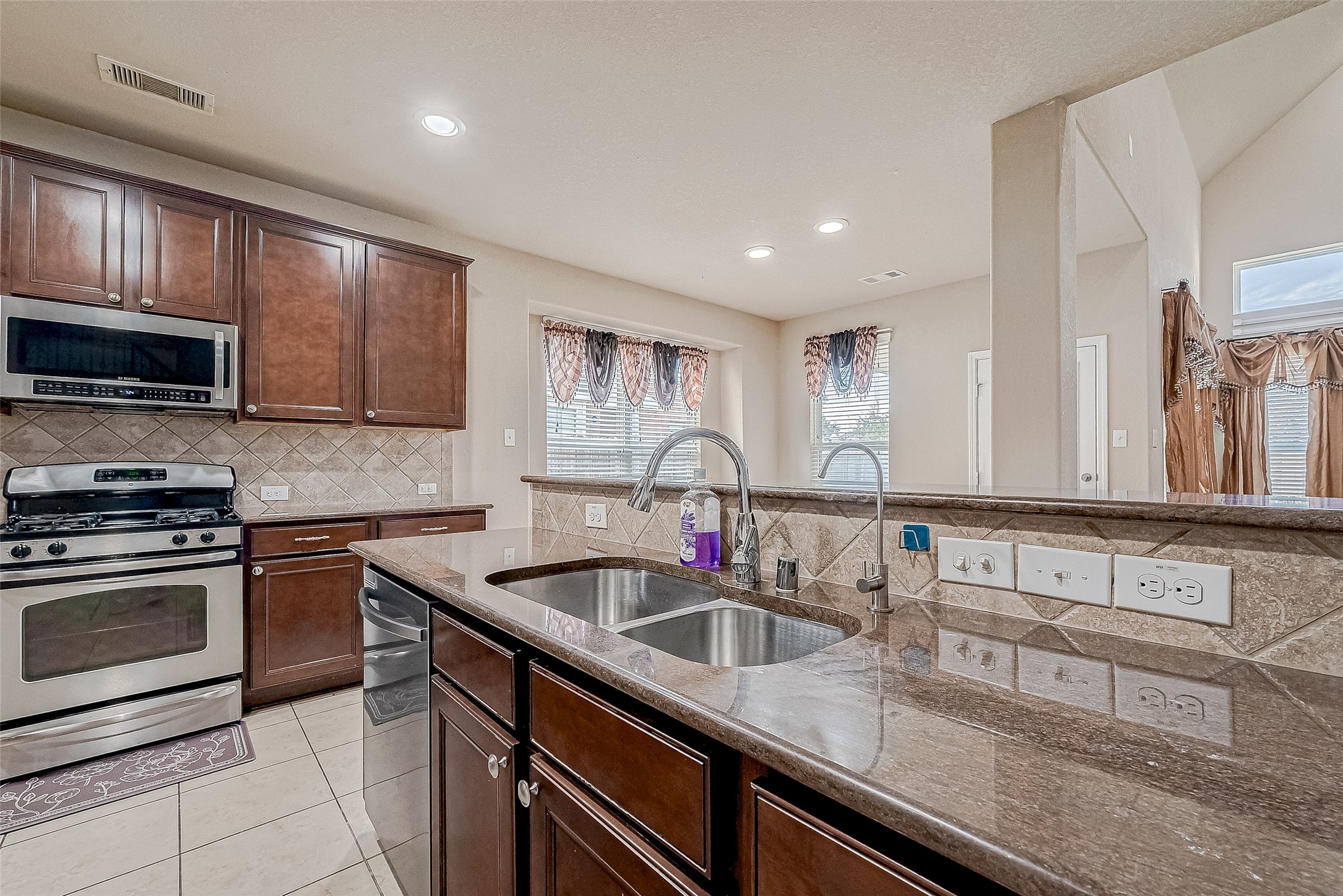 8926 Silent Hills Lane Property Photo 14