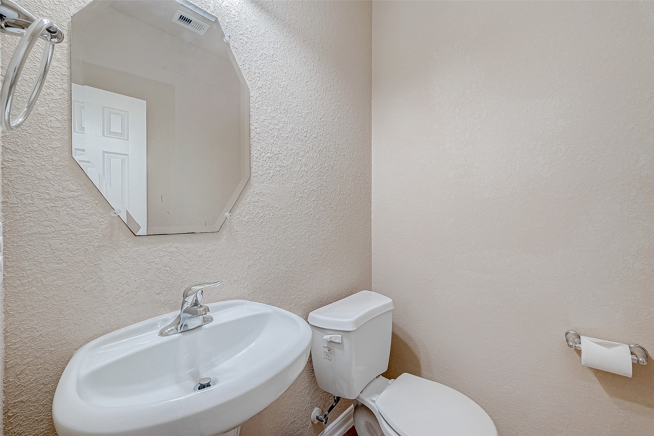 8926 Silent Hills Lane Property Photo 21