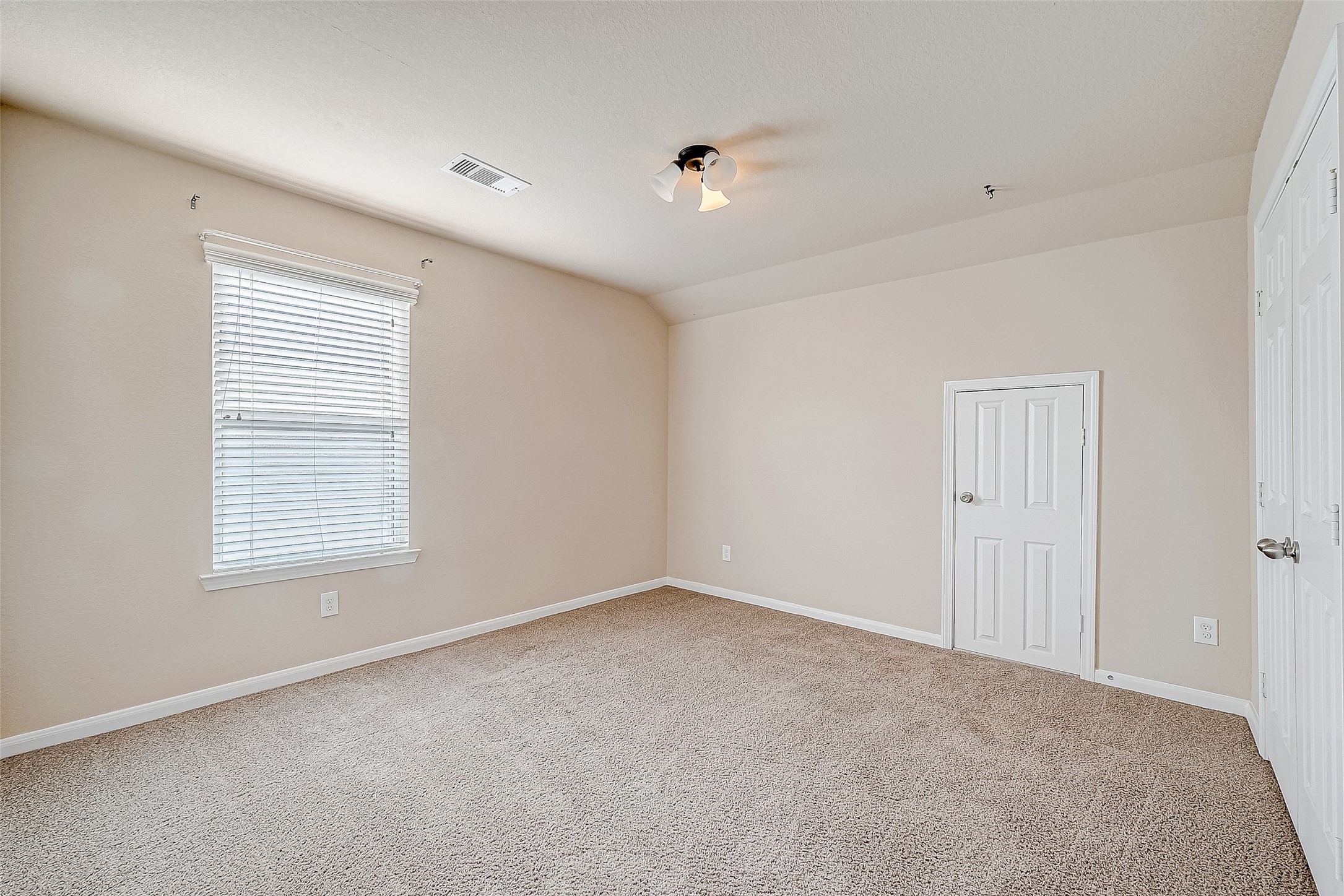 8926 Silent Hills Lane Property Photo 28