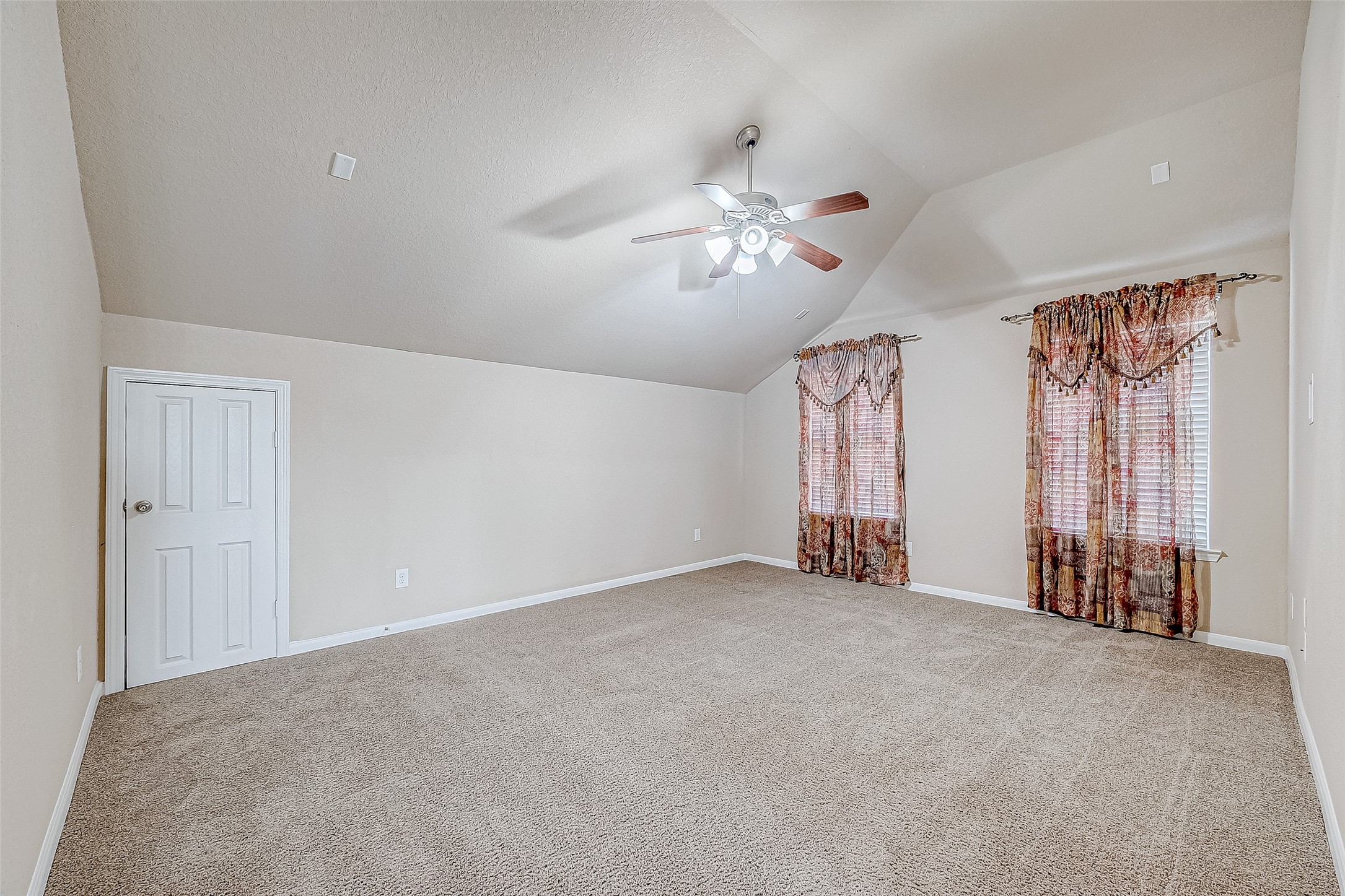 8926 Silent Hills Lane Property Photo 35