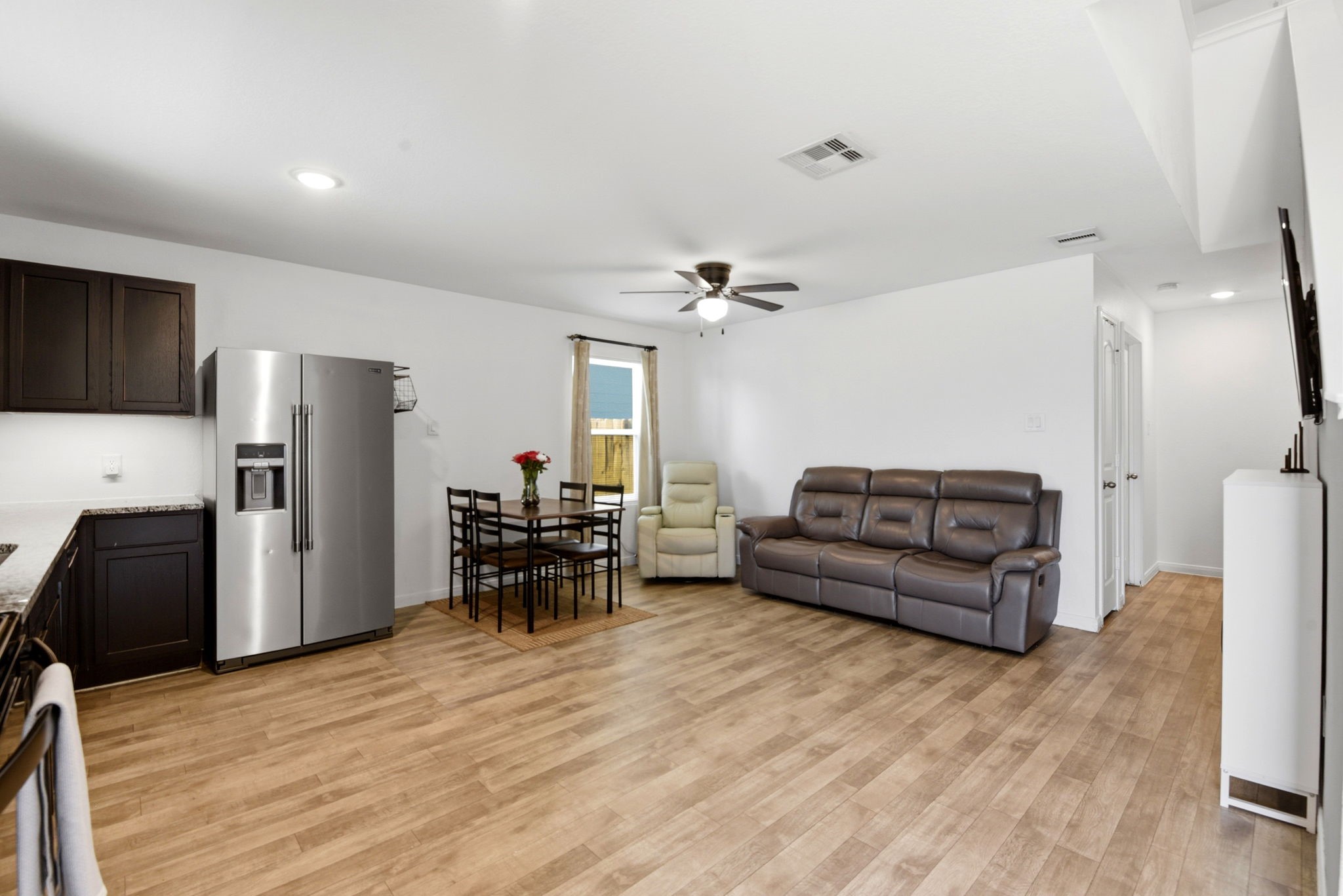 9819 Emerald Stone Way Property Photo 7
