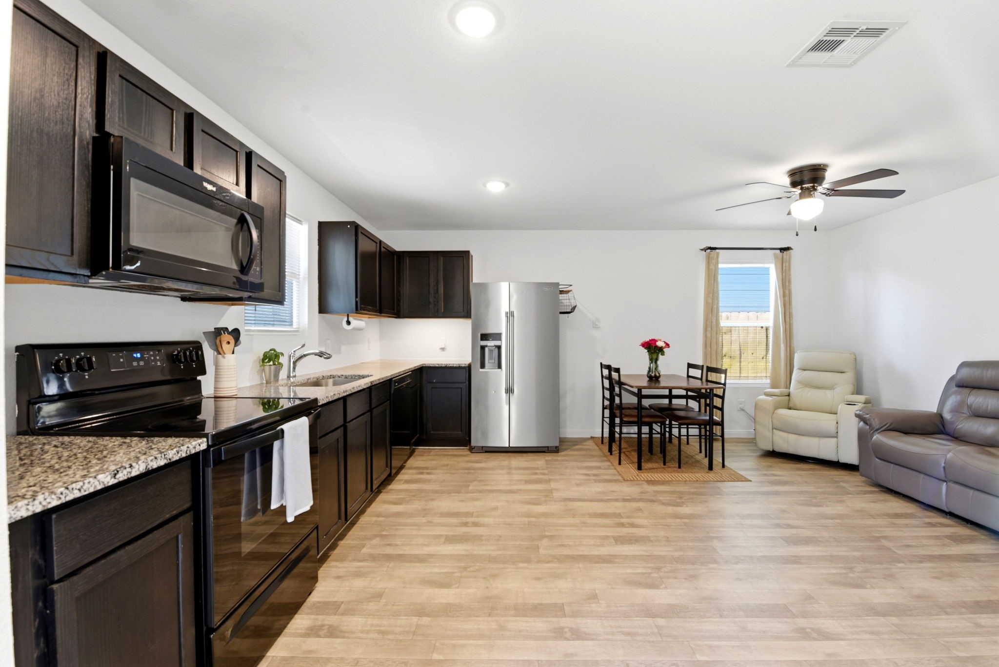 9819 Emerald Stone Way Property Photo 8