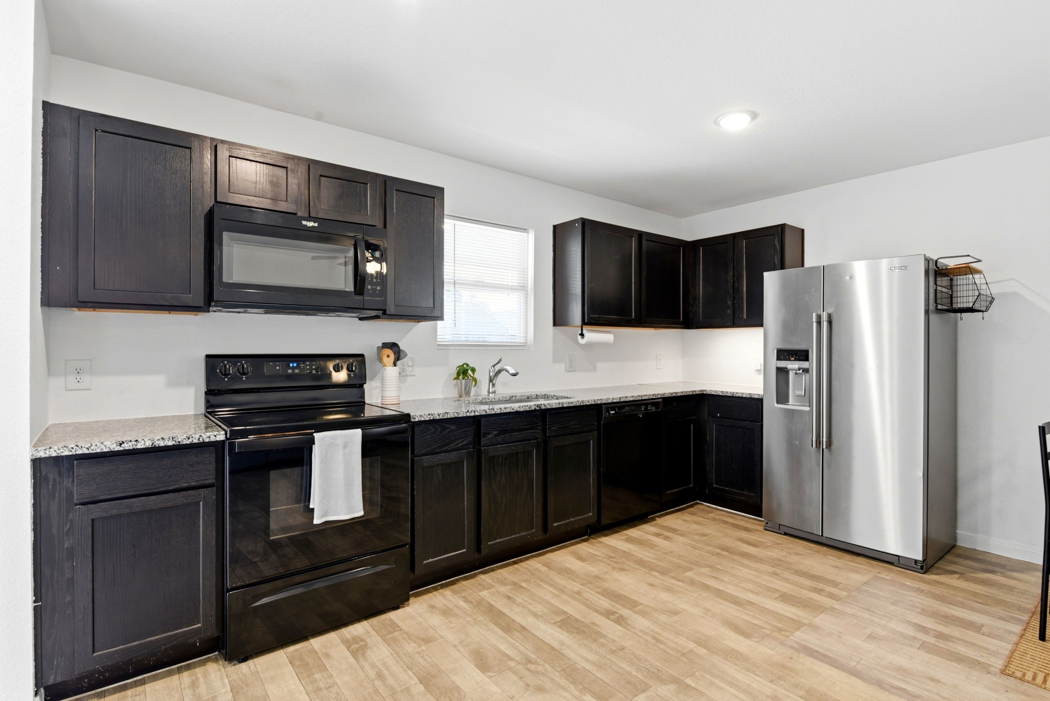 9819 Emerald Stone Way Property Photo 10