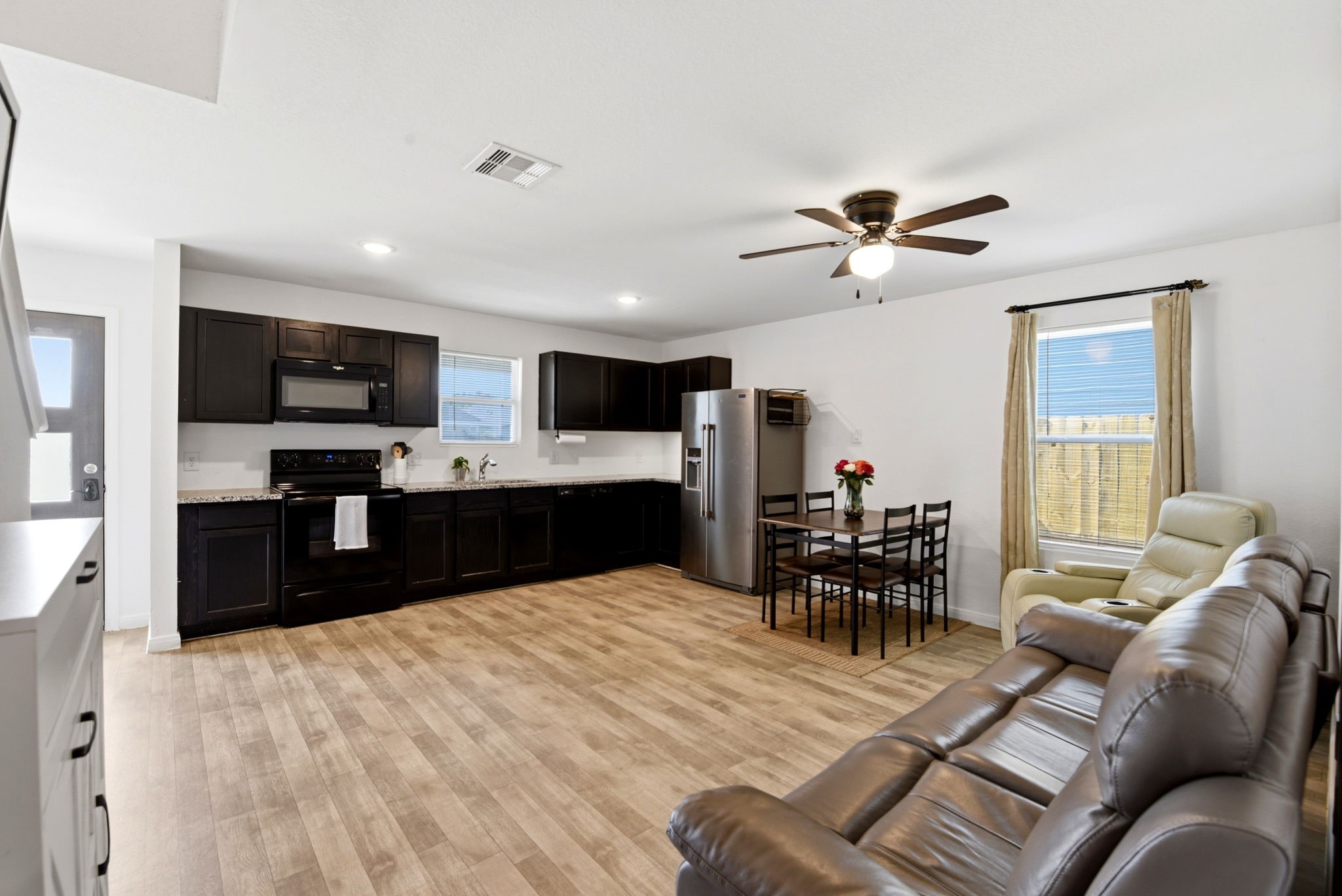 9819 Emerald Stone Way Property Photo 14