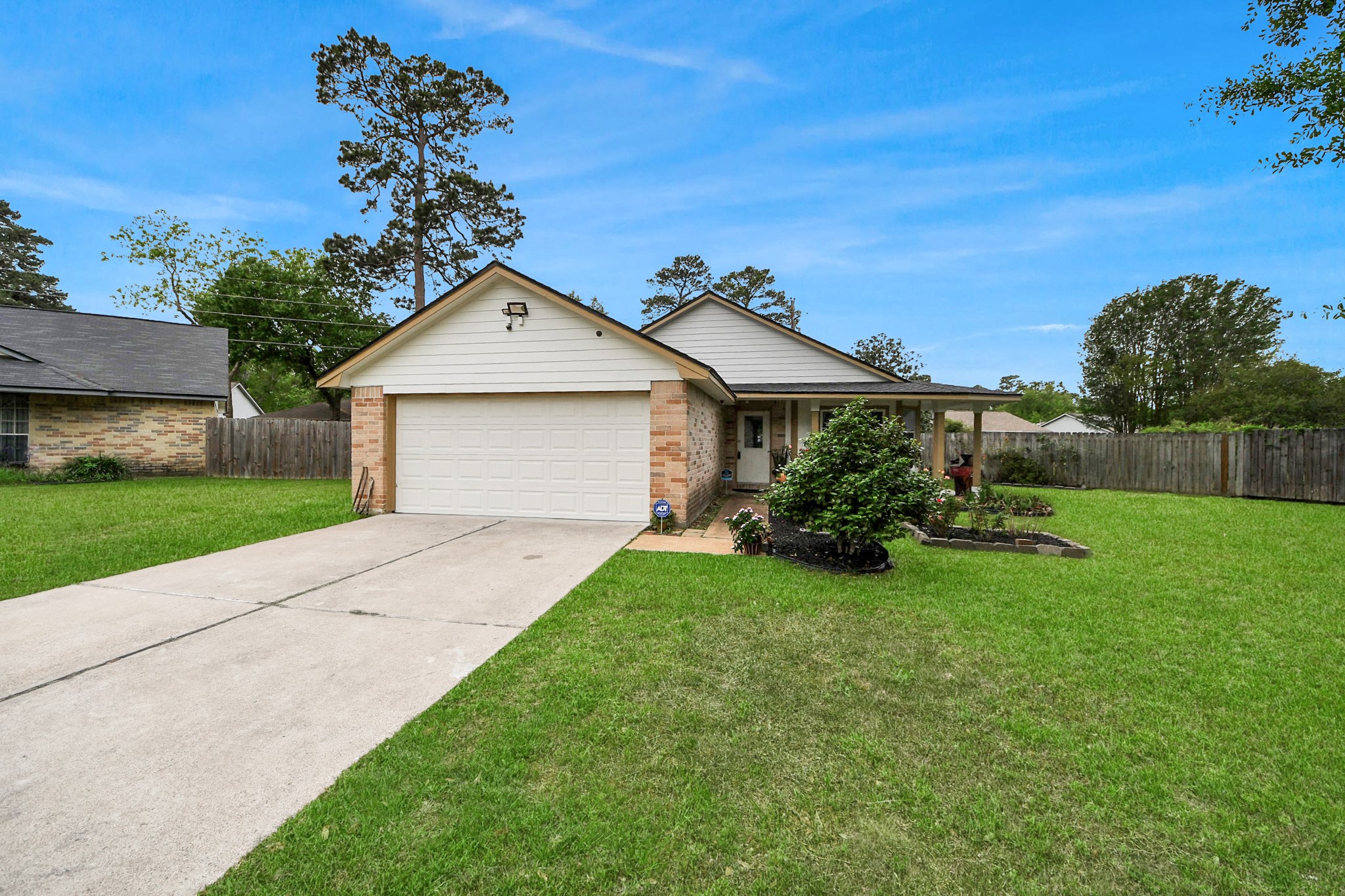 9634 Thistle Trail Drive Property Photo 2