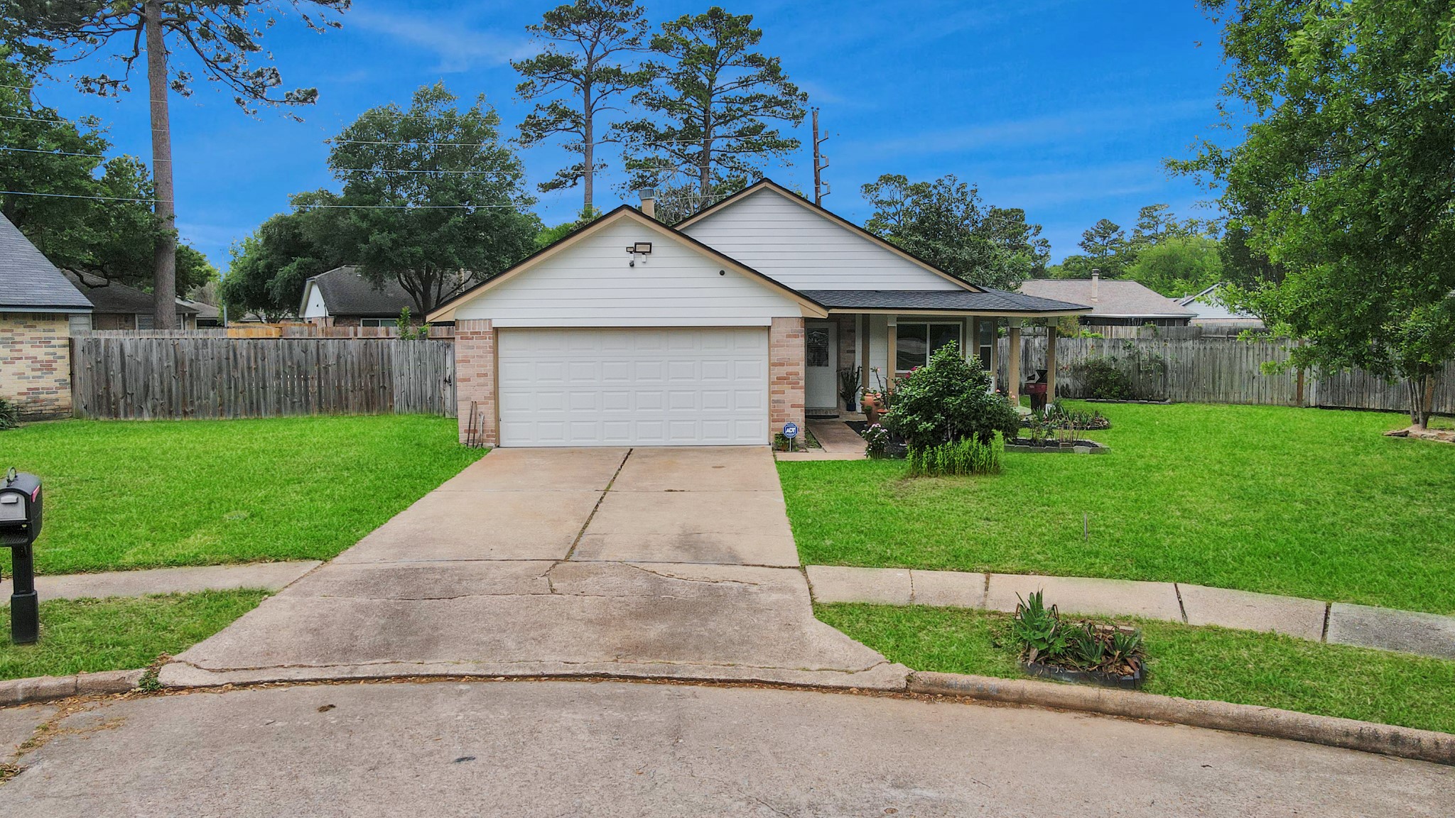 9634 Thistle Trail Drive Property Photo 3