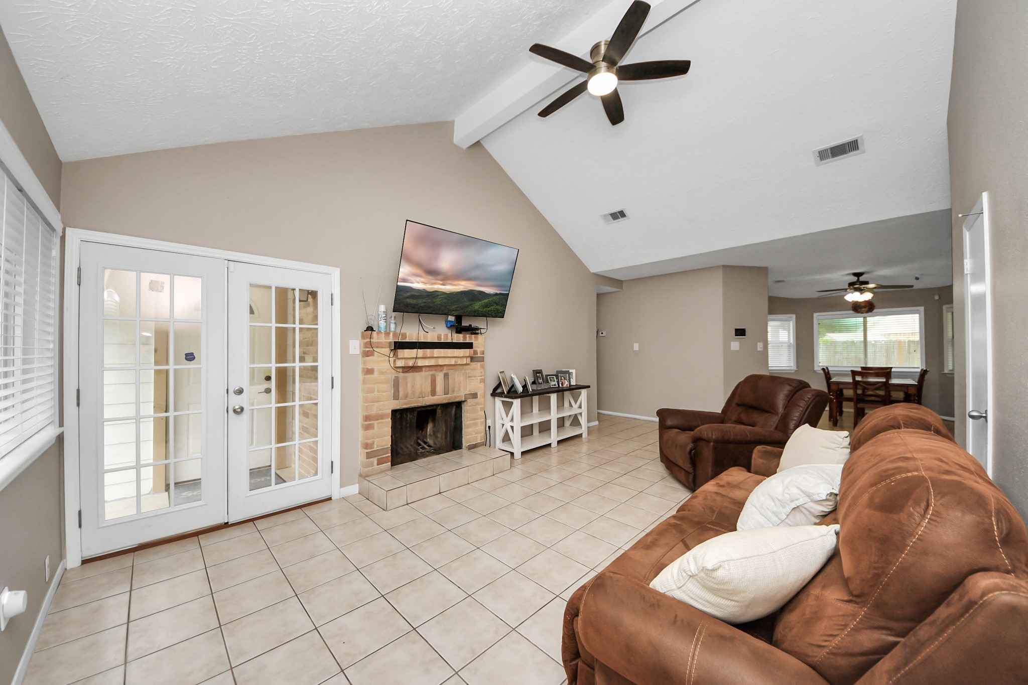 9634 Thistle Trail Drive Property Photo 5