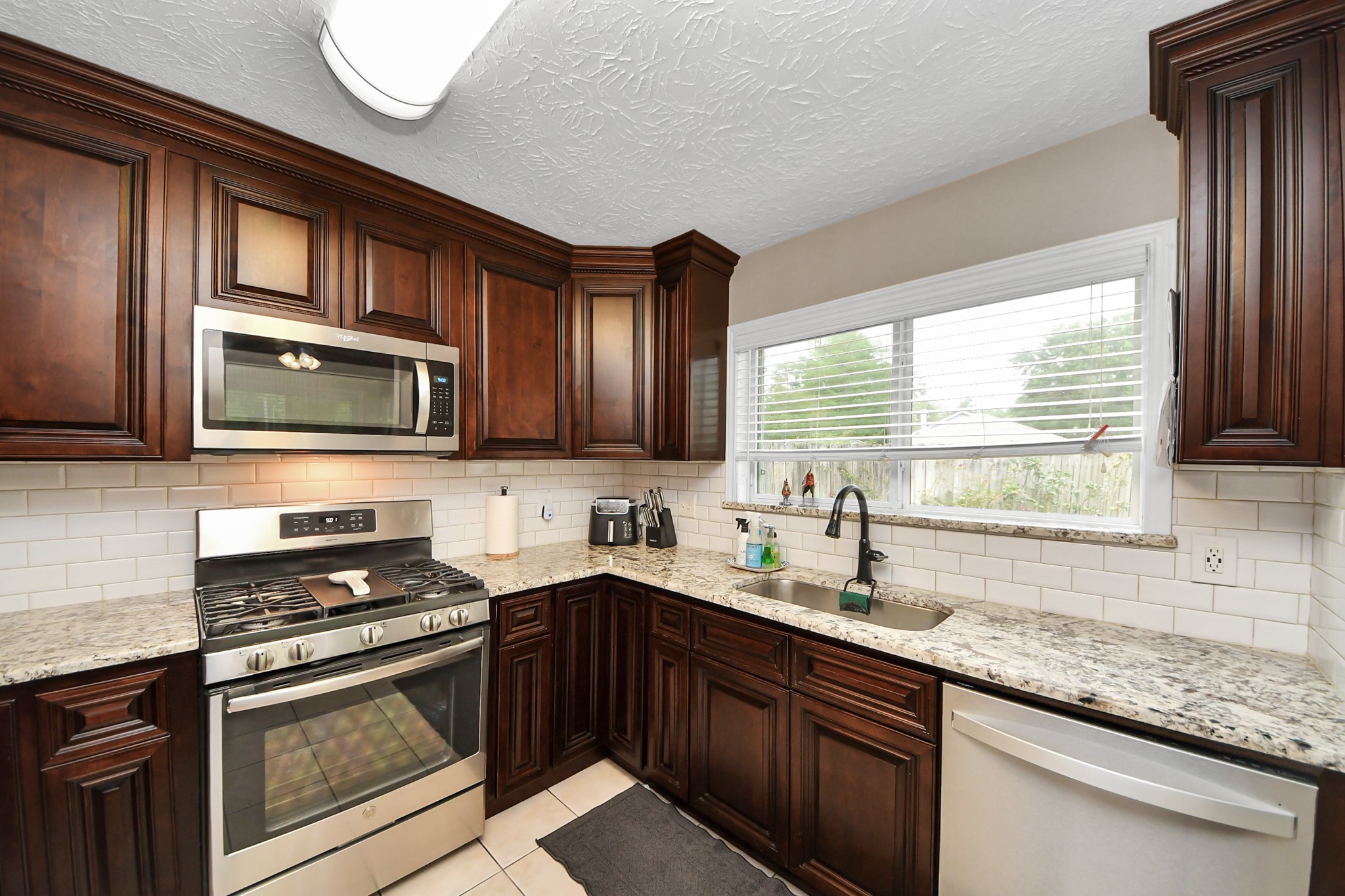 9634 Thistle Trail Drive Property Photo 7