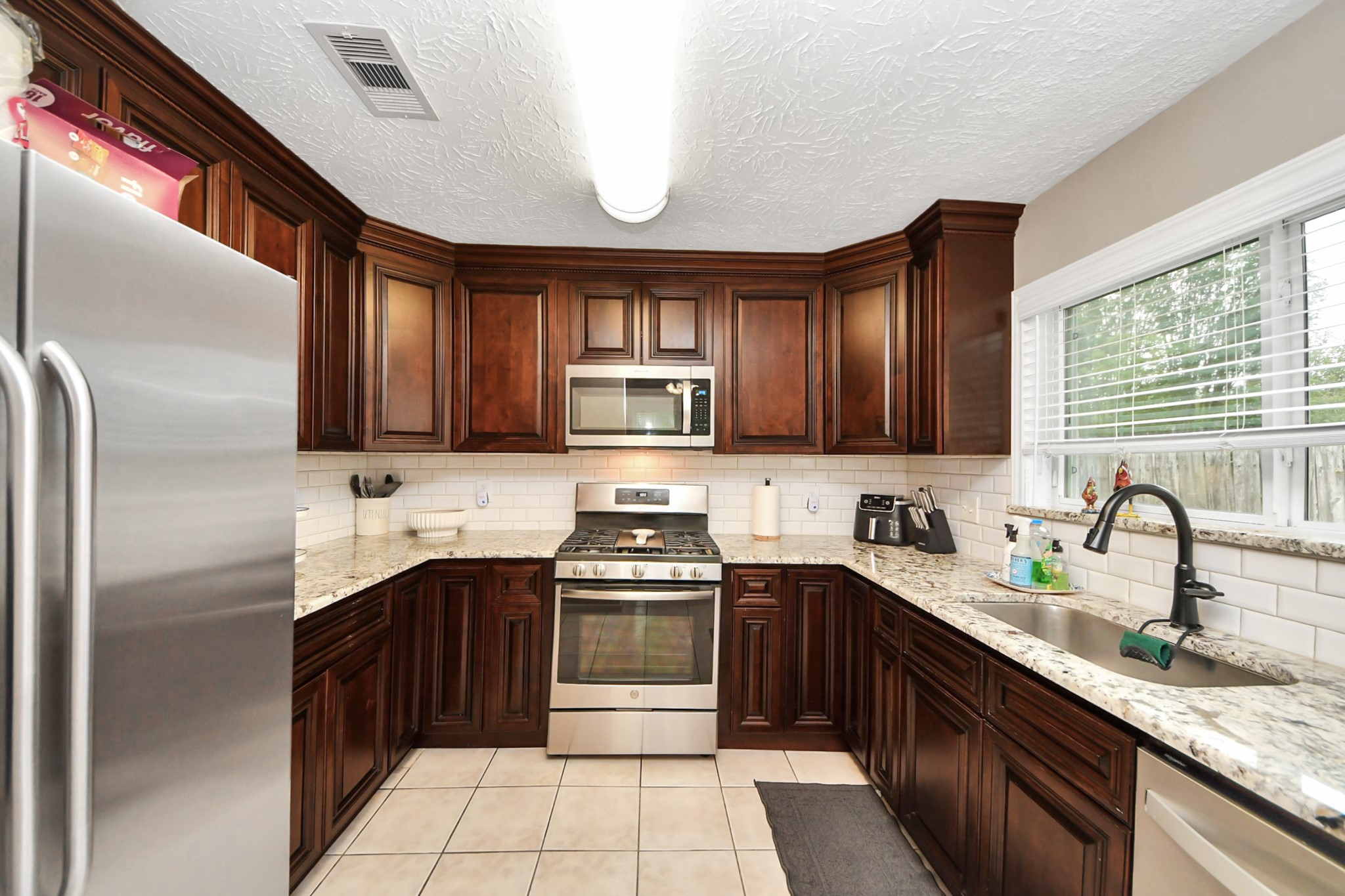 9634 Thistle Trail Drive Property Photo 8