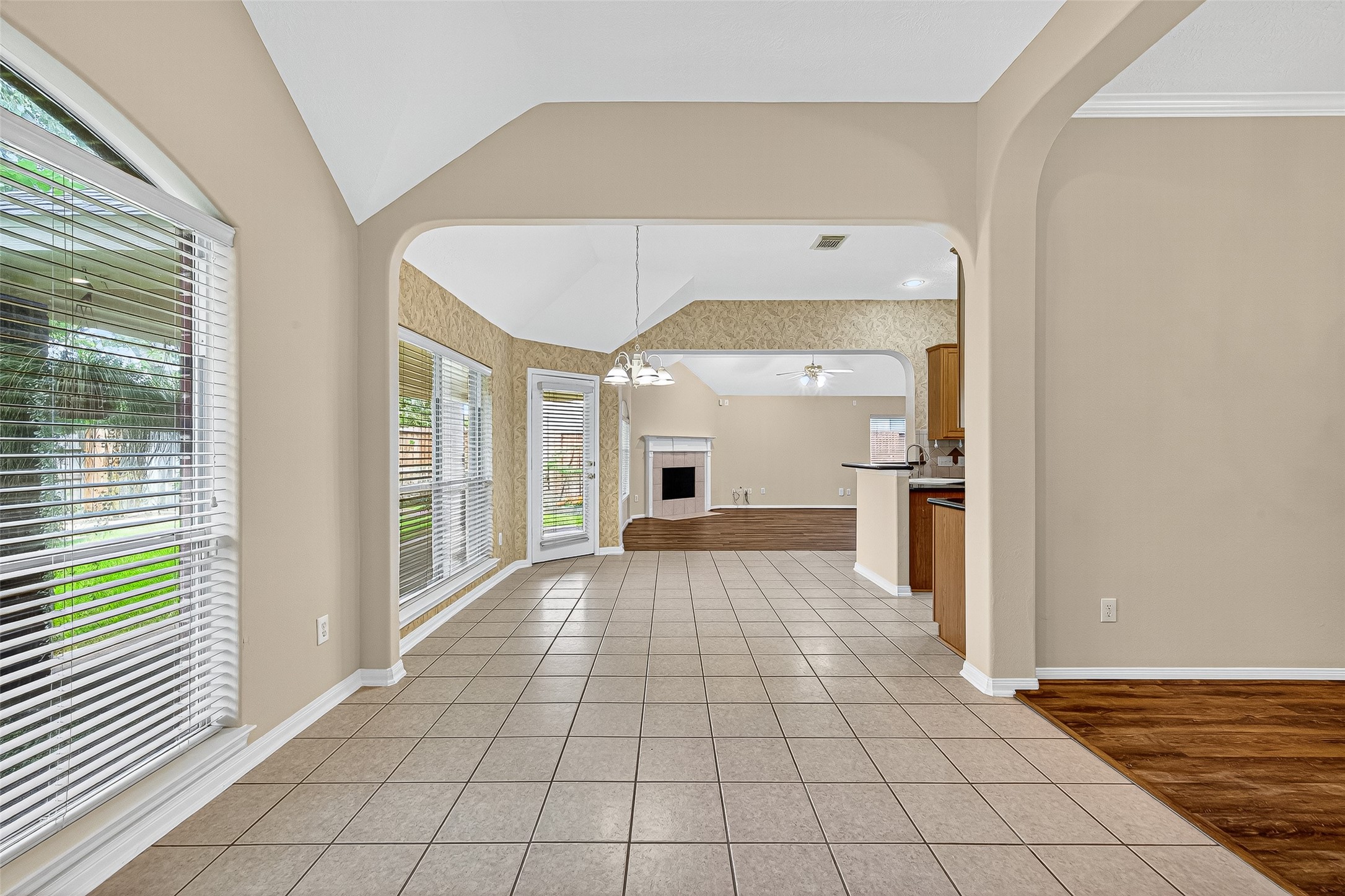 4014 Shoreview Lane Property Photo 4