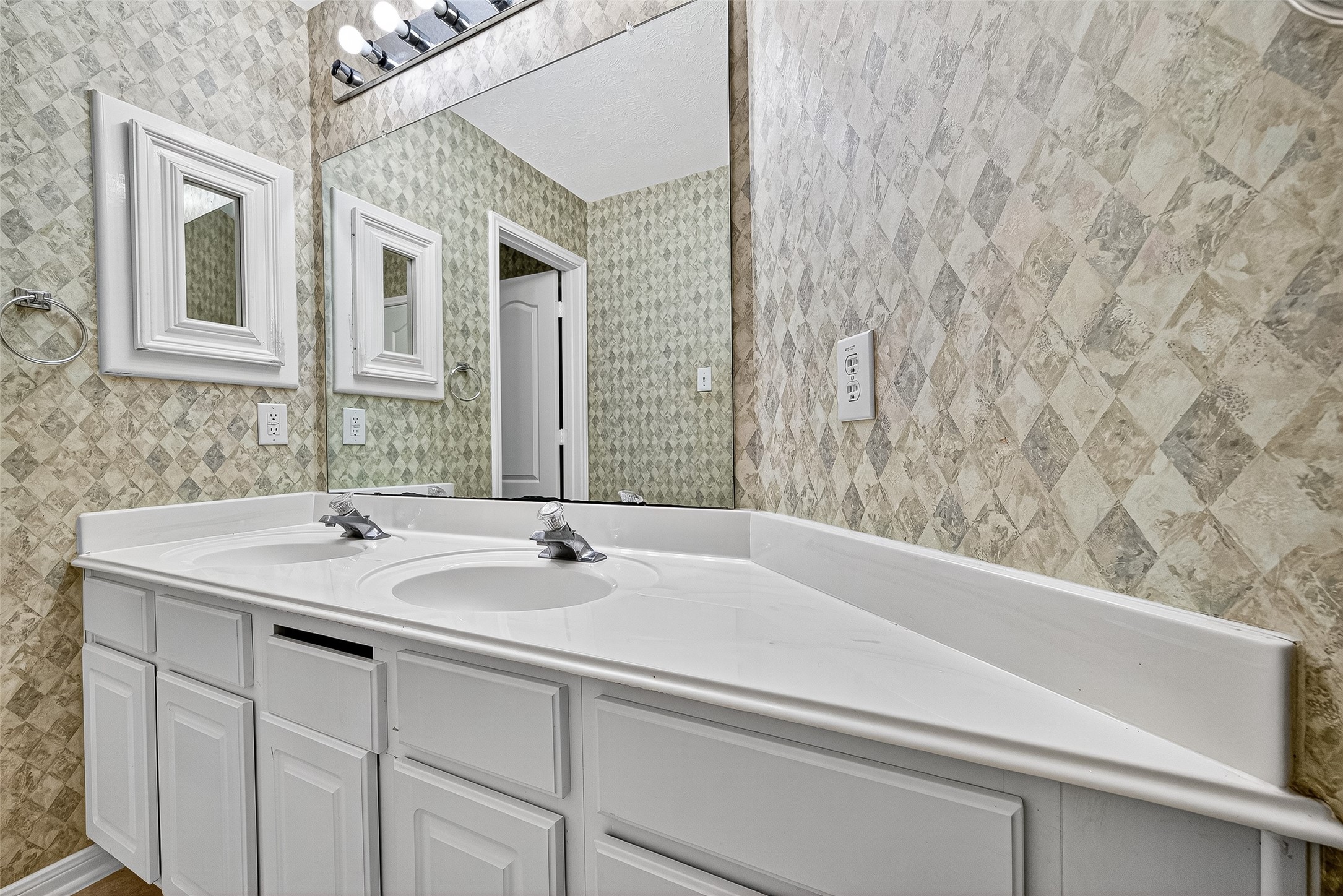 4014 Shoreview Lane Property Photo 13