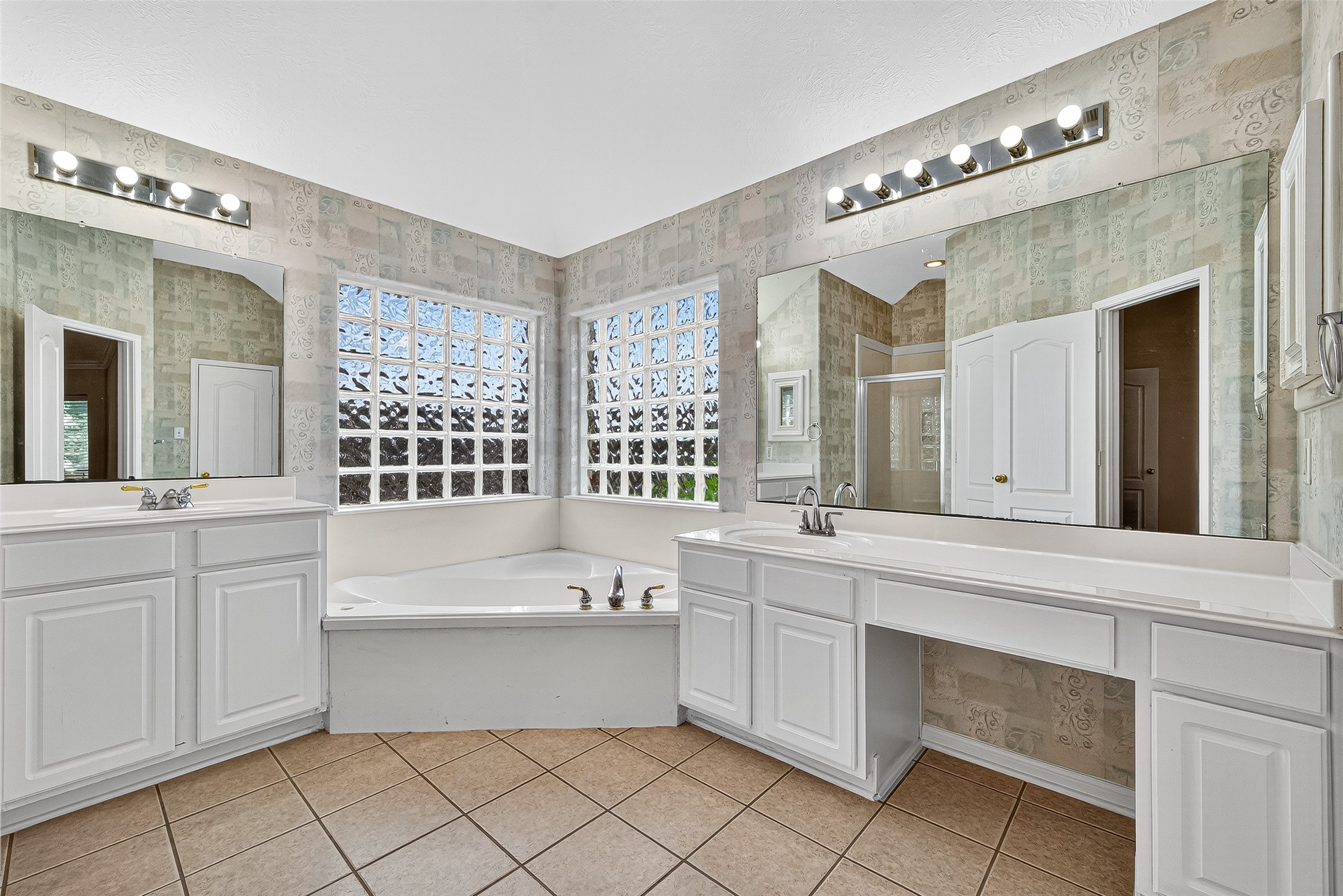 4014 Shoreview Lane Property Photo 16