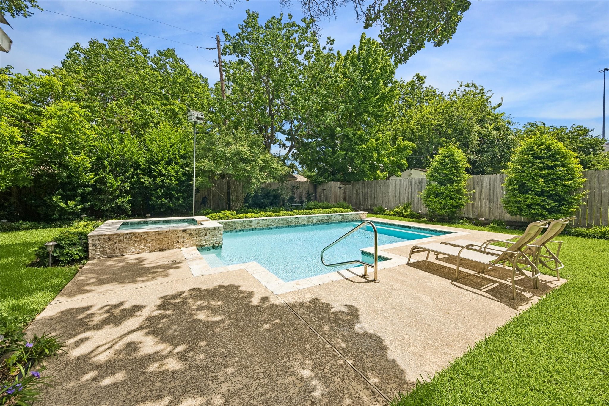 4712 Glenmont Street Property Photo 3