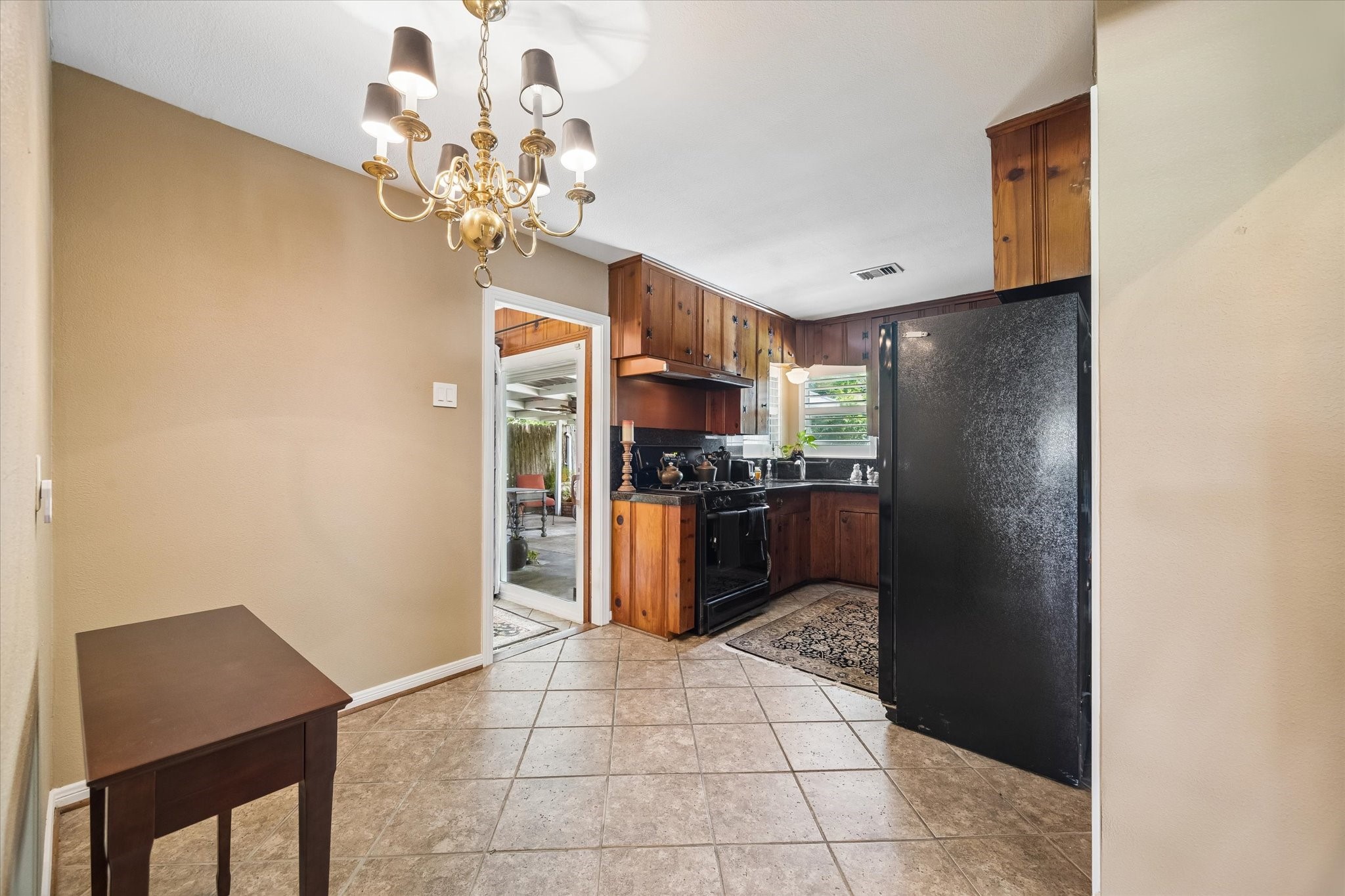 4712 Glenmont Street Property Photo 10