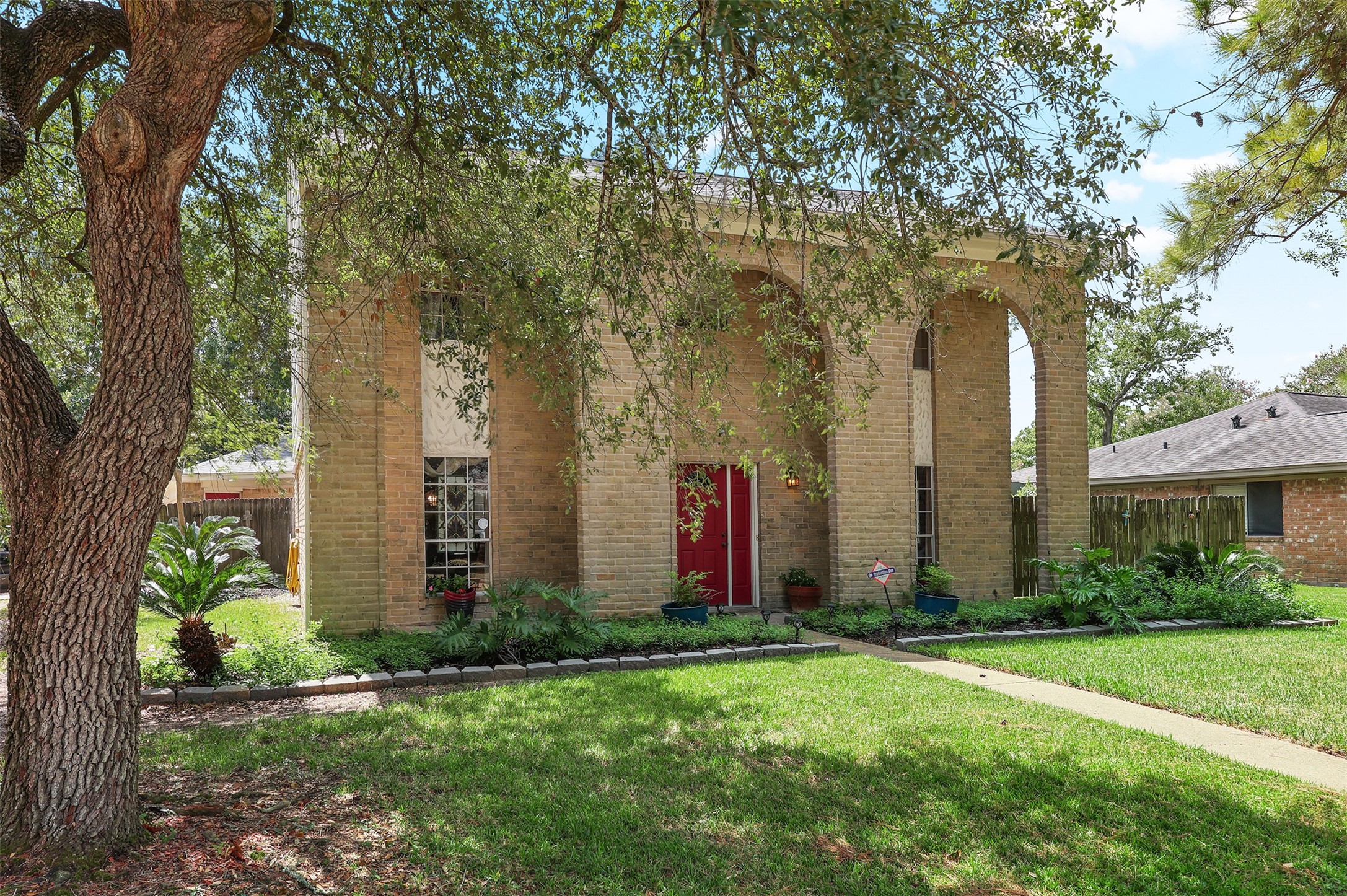 15826 Cavendish Drive Property Photo 3