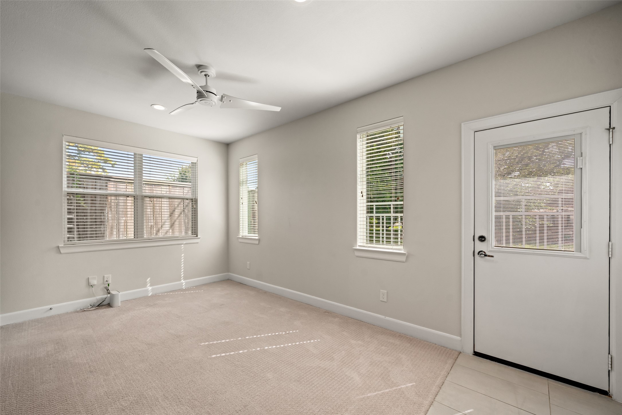 502 W Donovan Street A Property Photo 6