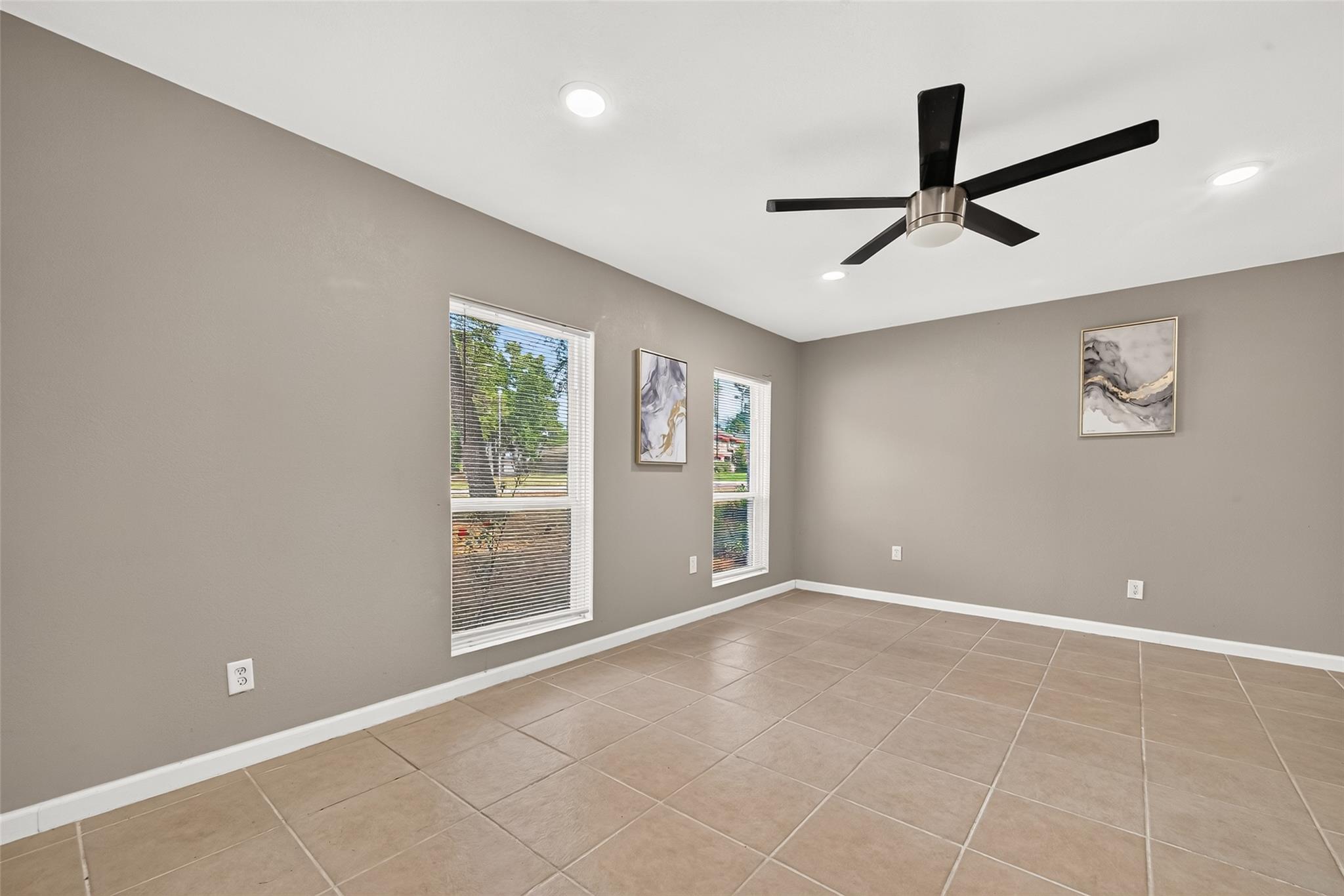 552 Roanoke Drive Property Photo 9